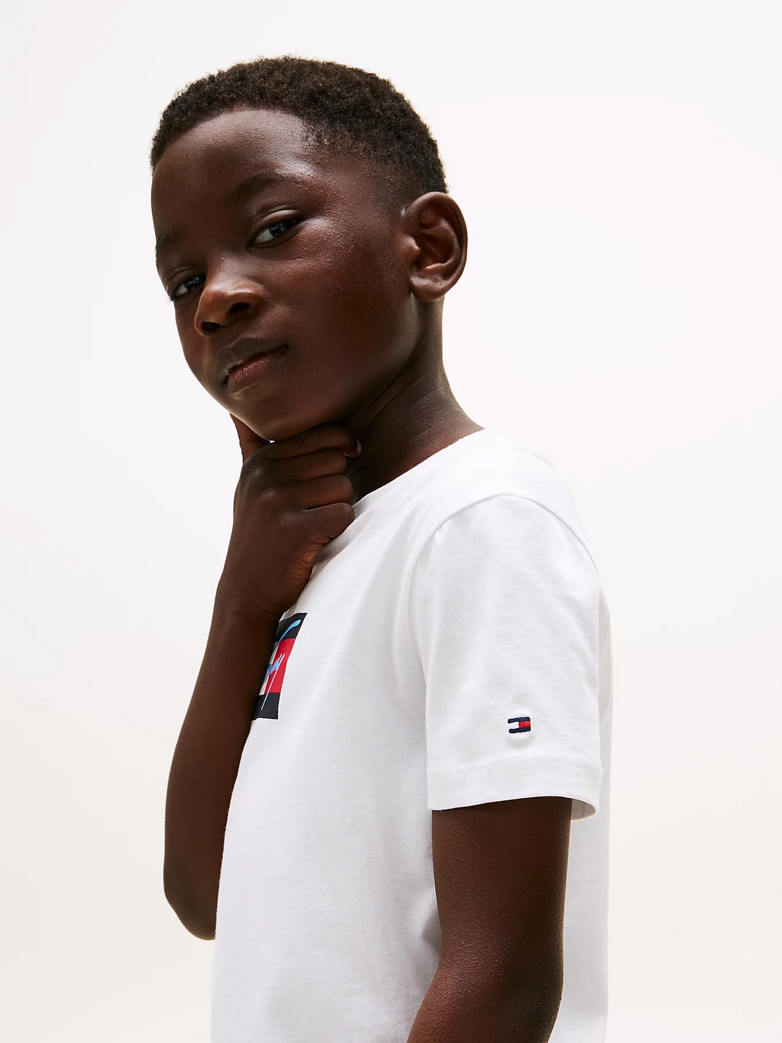 Παιδική μπλούζα μακό TOMMY SCRIPT FLAG PRINT TEE SS KB0KB09725YBR | KB0KB09725YBR