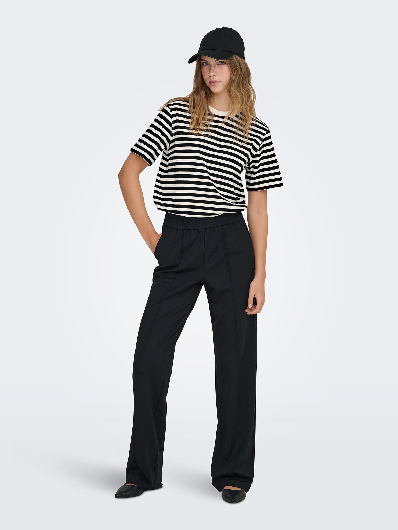 Γυναικείο t-shirt ριγέ ONLLIVINA S/S STRIPE TEE JRS NOOS 15272227 | 15272227