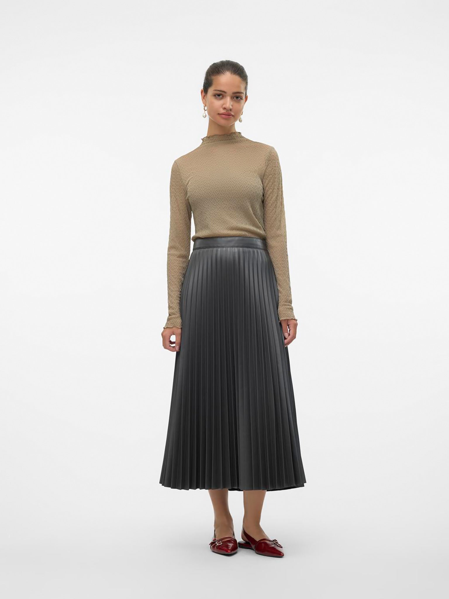 Γυναικεία φούστα πλισέ VMBELLAHOLLY HW 7-8COATED SKIRT 10319036 | 10319036