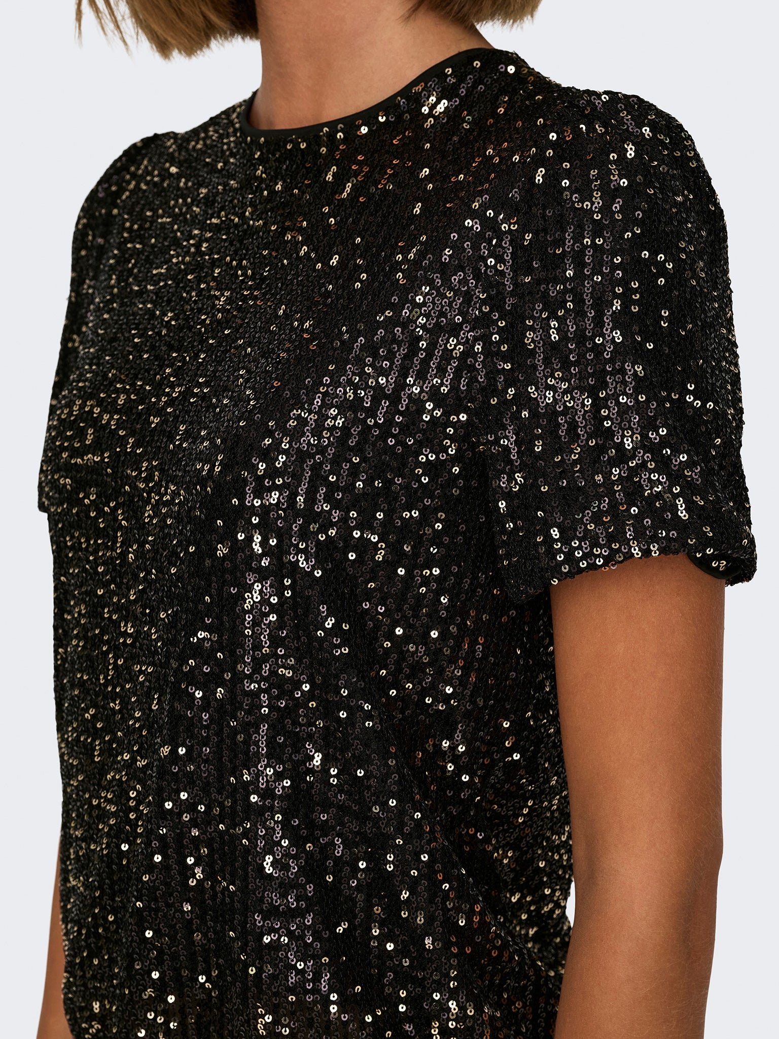 Γυναικεία μπλούζα παγιέτας ONLANA S/S LOOSE SEQUINS TOP JRS 15333850 | 15333850