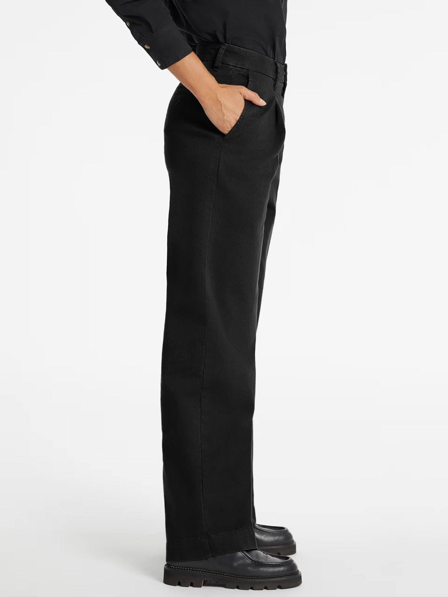 Γυναικείο παντελόνι W4BB44WGCV2JBLK | W4BB44WGCV2JBLK