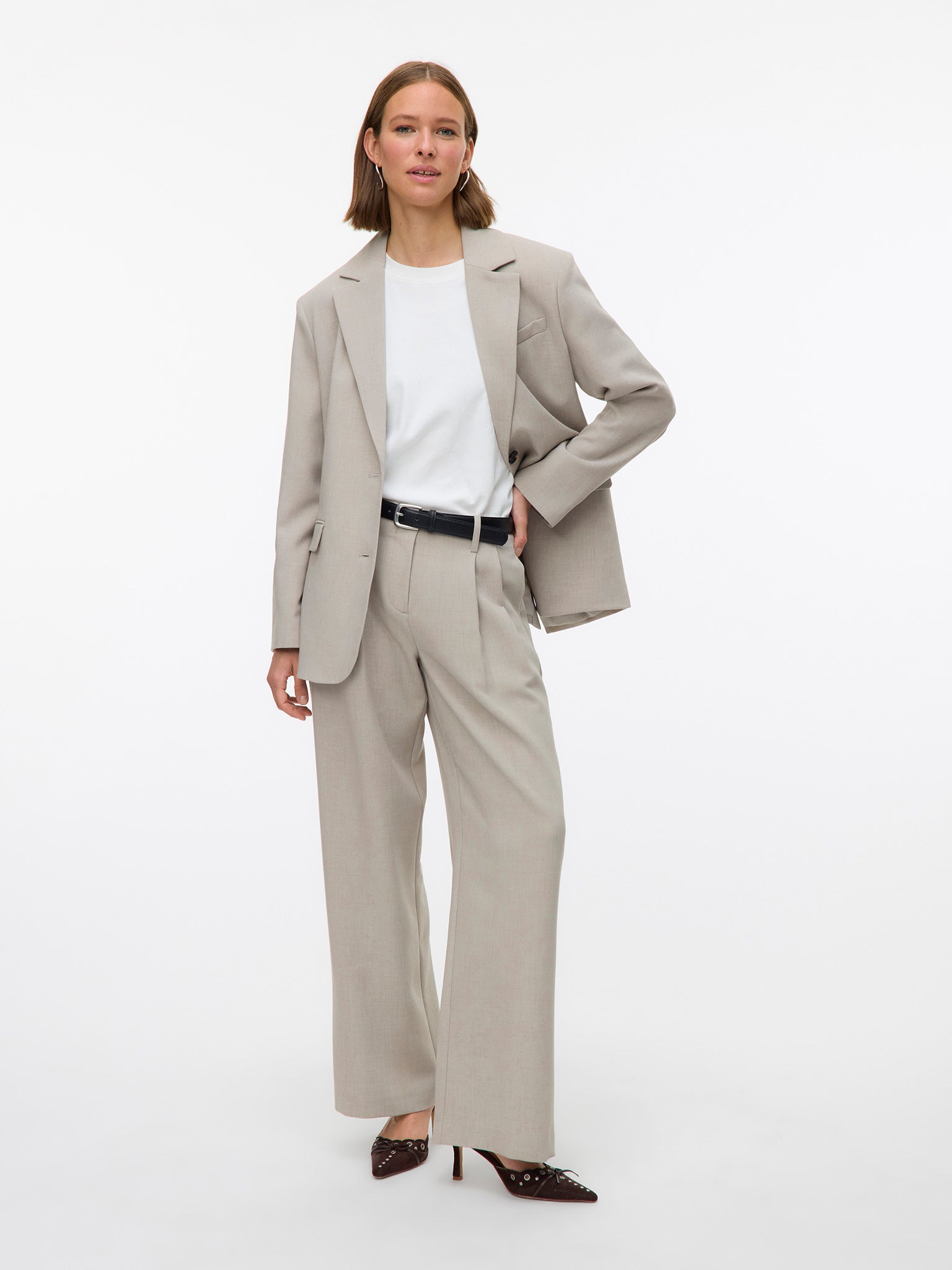 Γυναικεία παντελόνα με ζώνη VMMICHELL MW WIDE BELTED PANT 10336373 | 10336373