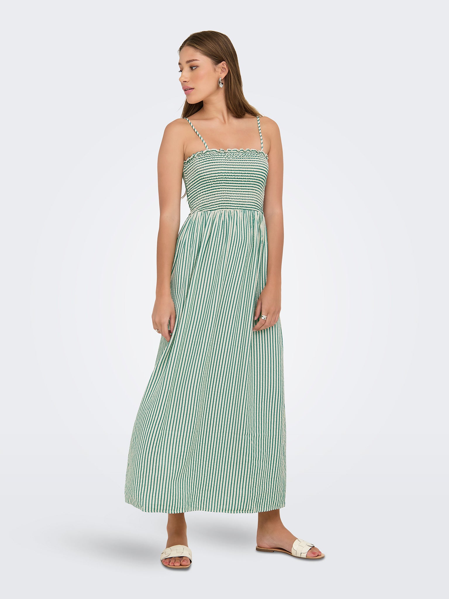 Γυναικείο φόρεμα ριγέ ONLBARI STRAP SMOCK DRESS MOCH WVN 15352718 | 15352718