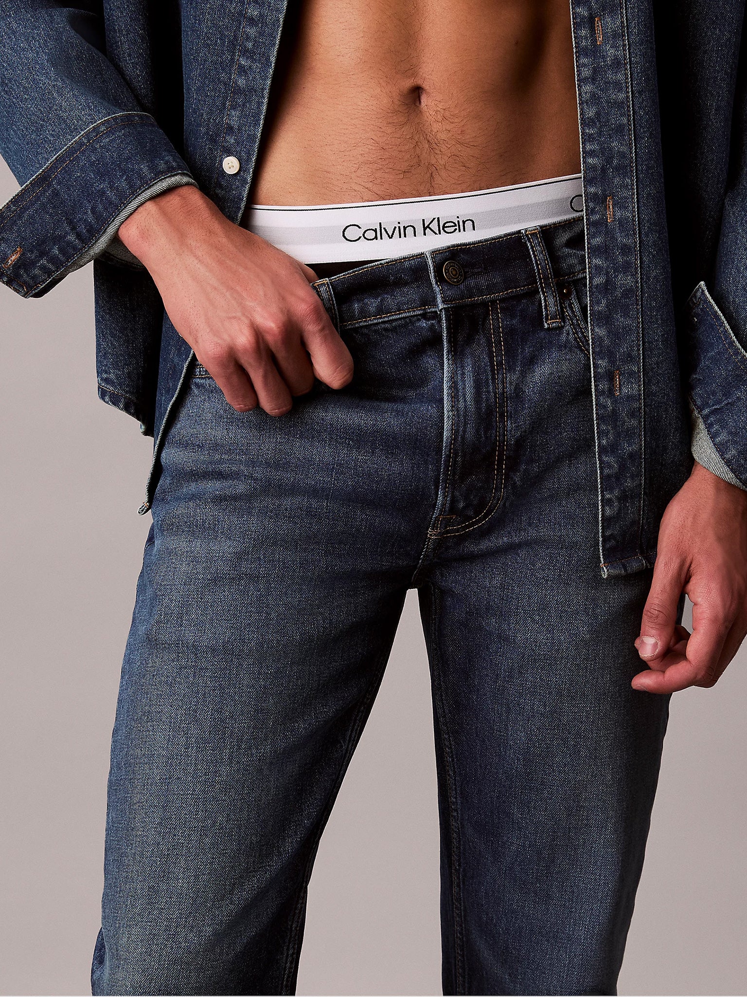 Ανδρικό παντελόνι τζιν SLIM TAPER SAHARA SAND JEAN LV04RB758GRDB | LV04RB758GRDB