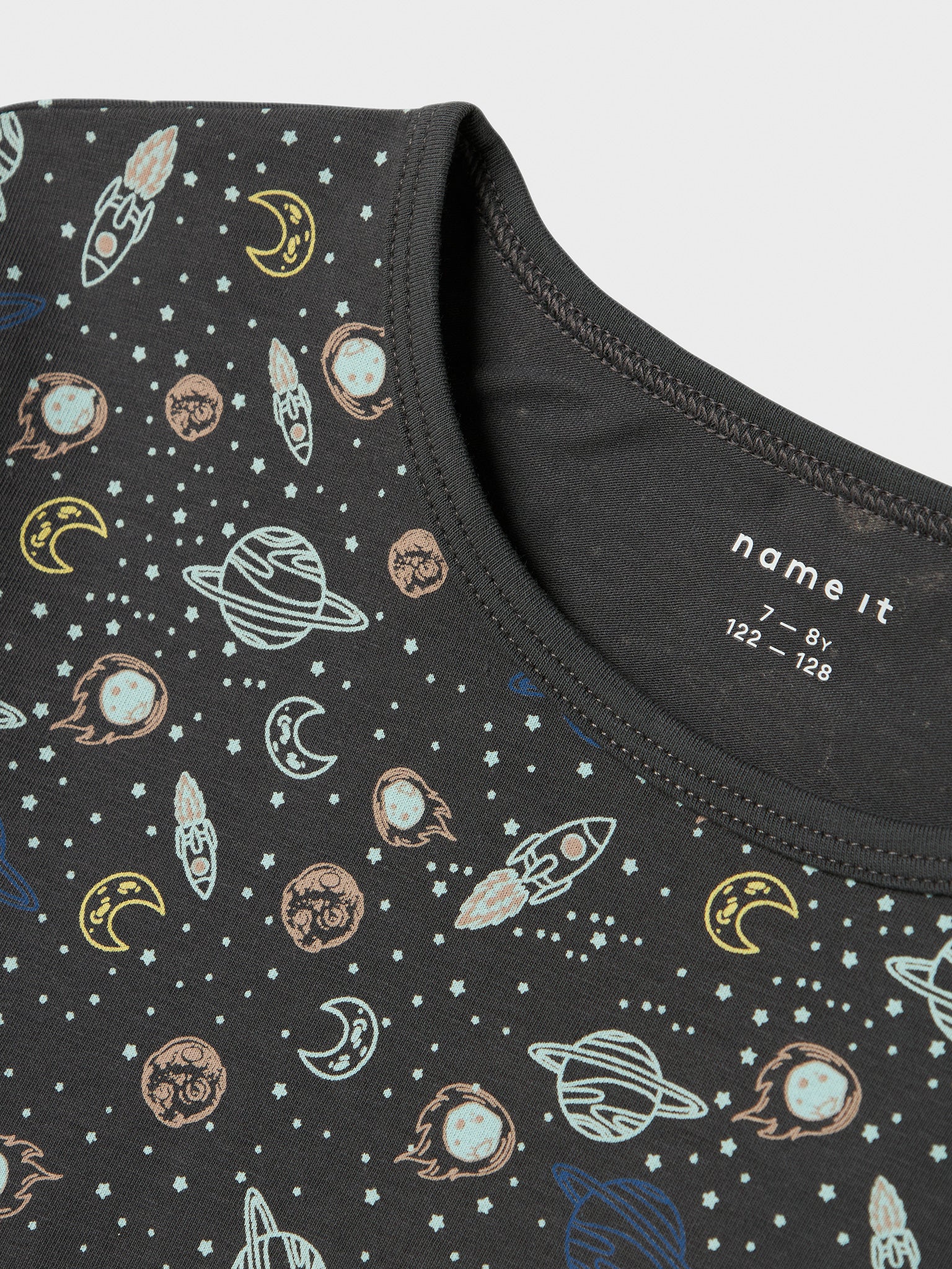 Παιδική πιτζάμα σταμπωτή NKMNIGHTSET IRON SPACE NOOS 13241994 | 13241994