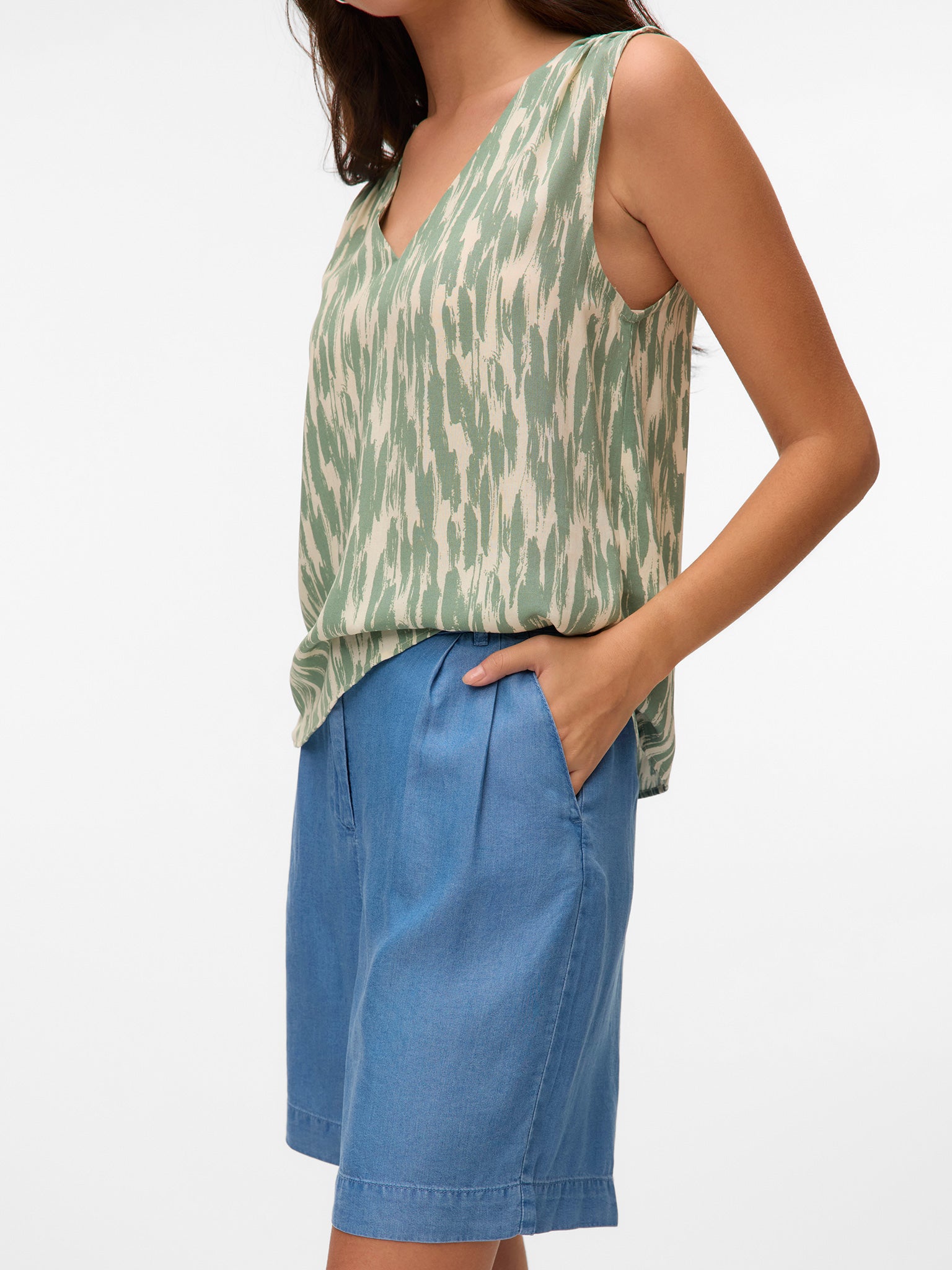 Γυναικείο σορτς VMFLEUR HW BERMUDA TENCEL SHORTS 10326063 | 10326063