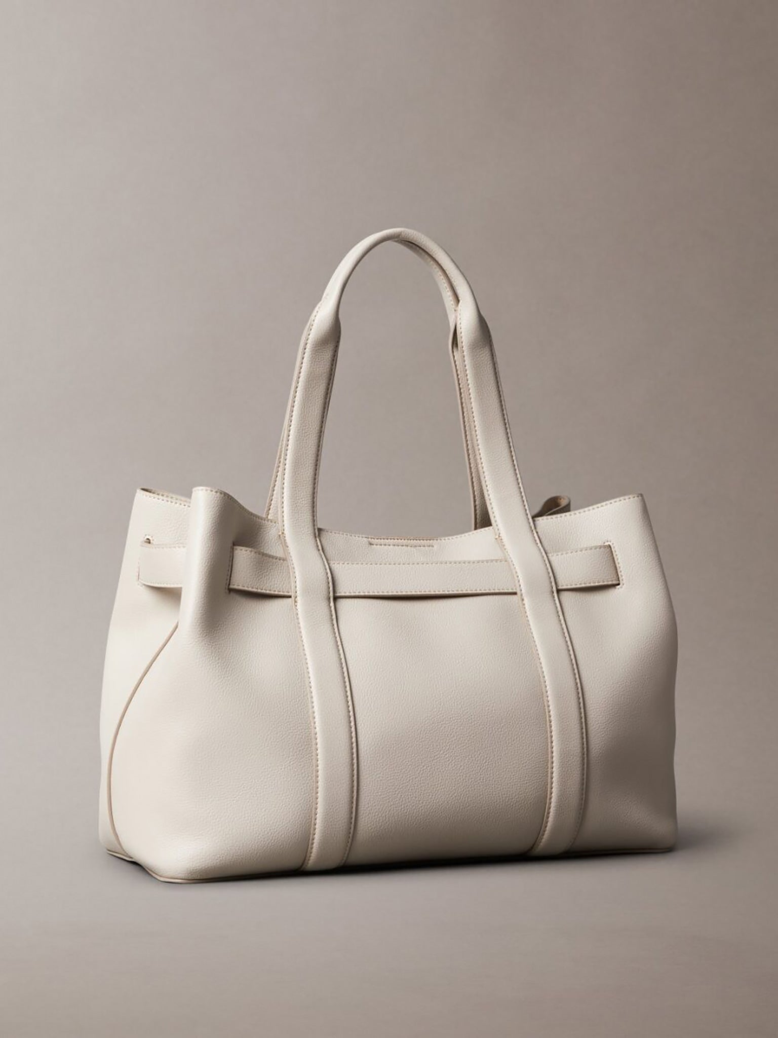 Γυναικεία τσάντα BUCKLE MEDIUM TOTE LV04F3294GRMU | LV04F3294GRMU