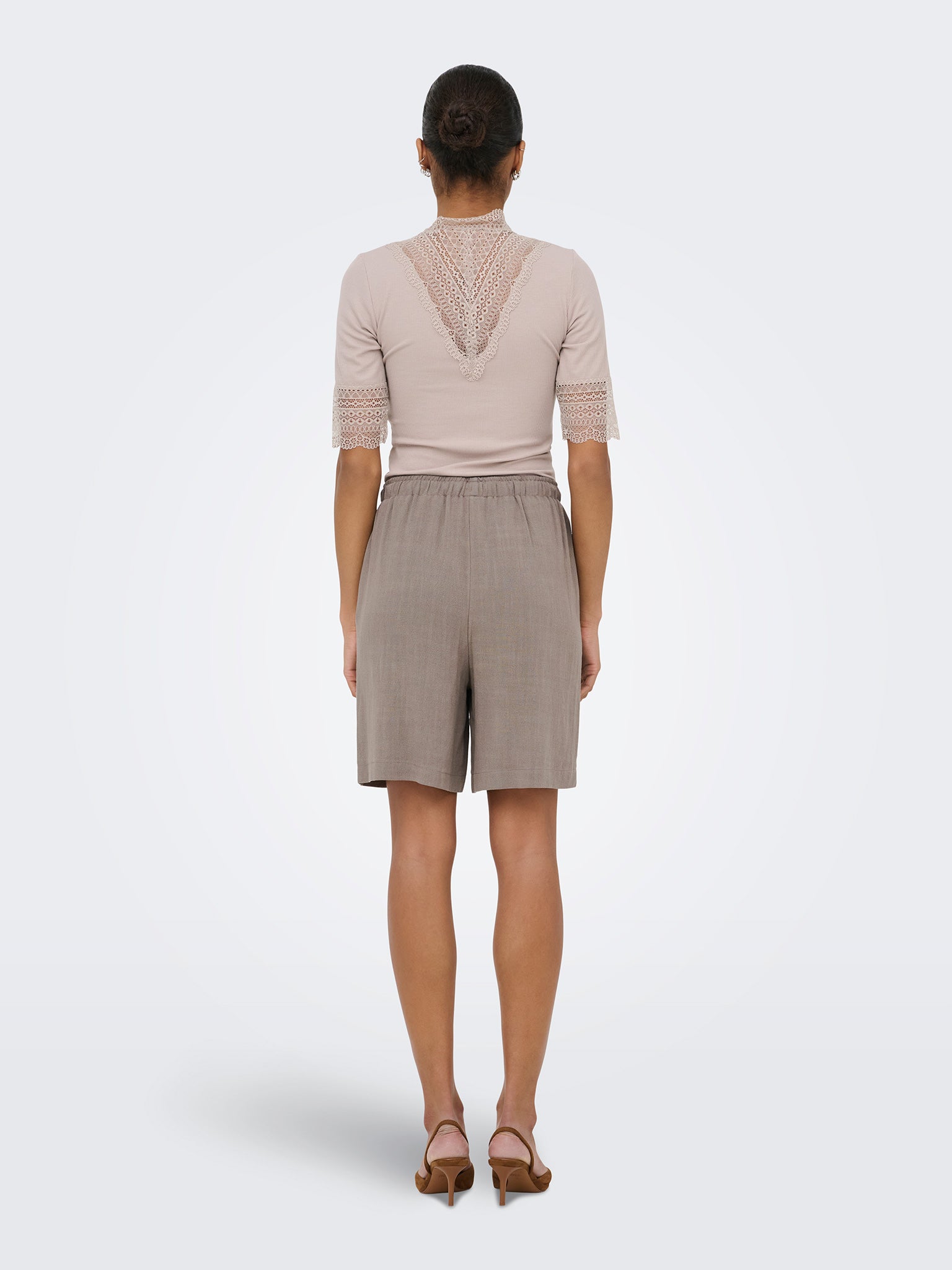 Γυναικείο σορτς λινό ONLSIESTA MW PULL-UP LIN BL SHORTS NOOS 15333032 | 15333032