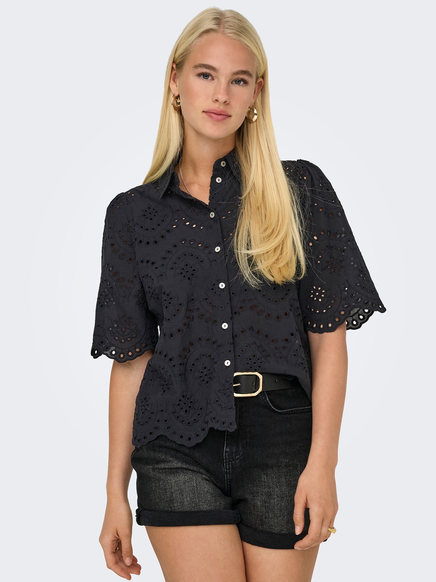 10256947-330_1.jpg