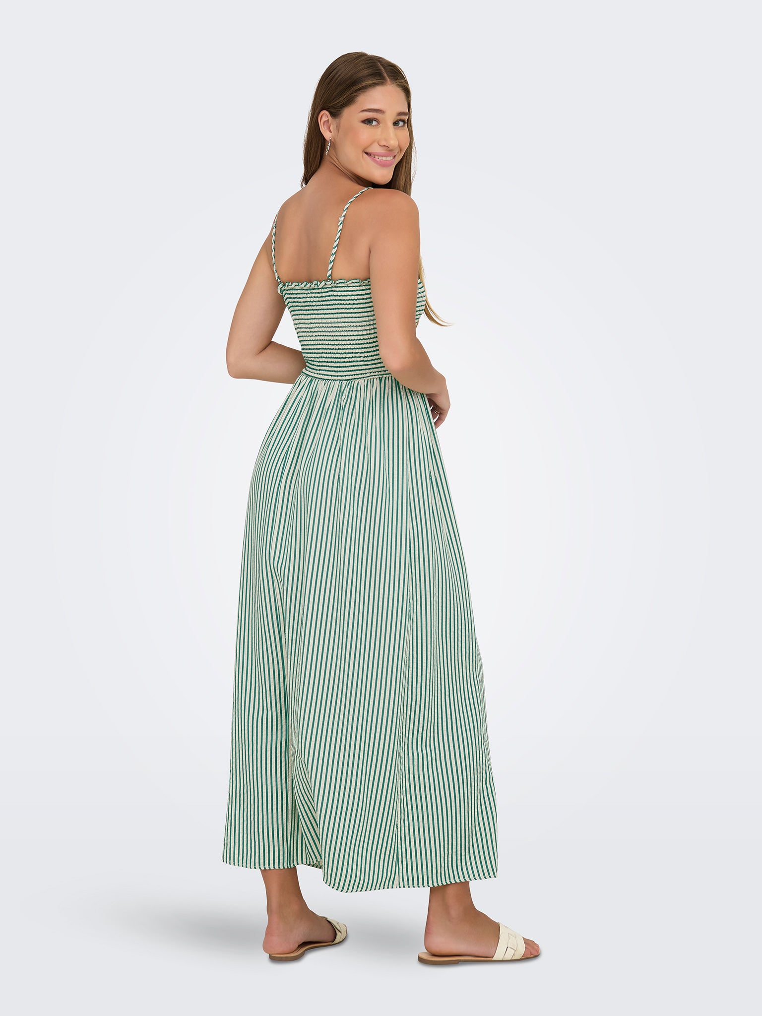 Γυναικείο φόρεμα ριγέ ONLBARI STRAP SMOCK DRESS MOCH WVN 15352718 | 15352718