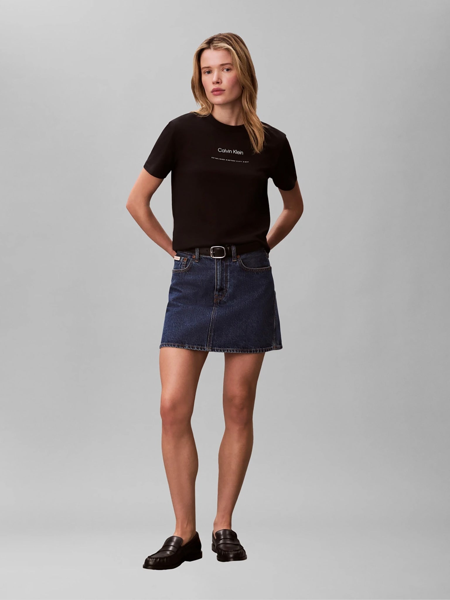 Γυναικείο t-shirt SS MULTI LOGO CLASSIC TEE LV047C811GUB1 | LV047C811GUB1