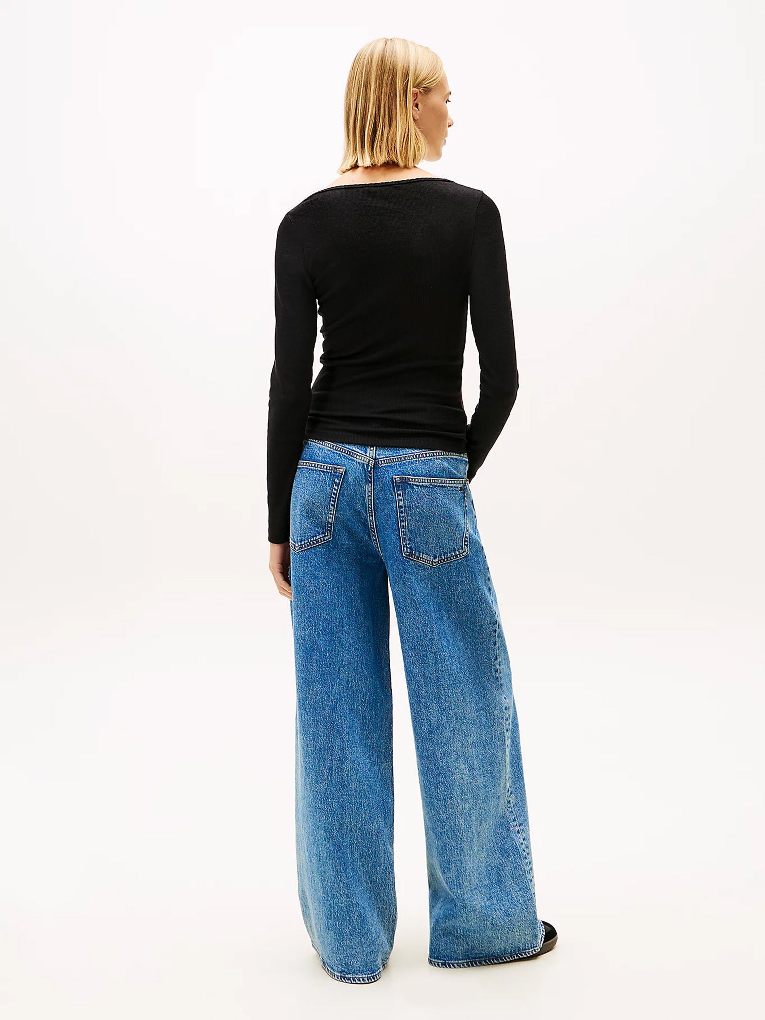 Γυναικεία μπλούζα TJW SLIM SOFT RIB LS TEE DW0DW21836BDS | DW0DW21836BDS