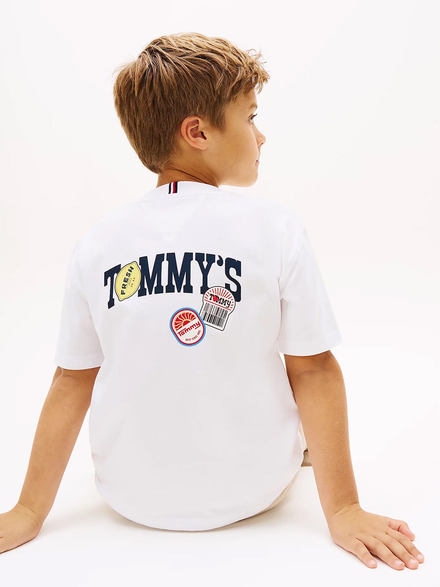 Παιδική μπλούζα μακό STICKER PRINT GRAPHIC T-SHIRT KB0KB10276YBR | KB0KB10276YBR