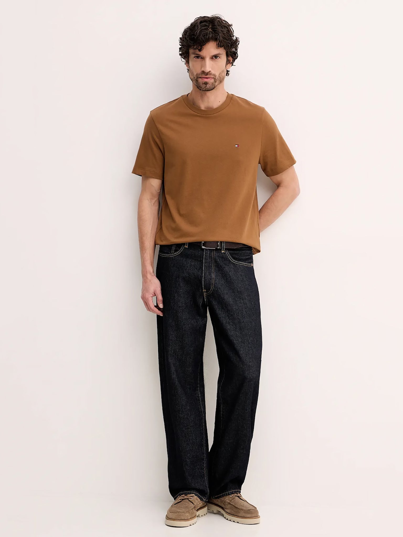 Ανδρικό t-shirt ESS SEASONAL REG FIT SOLID TEE MW0MW39995GV0 | MW0MW39995GV0