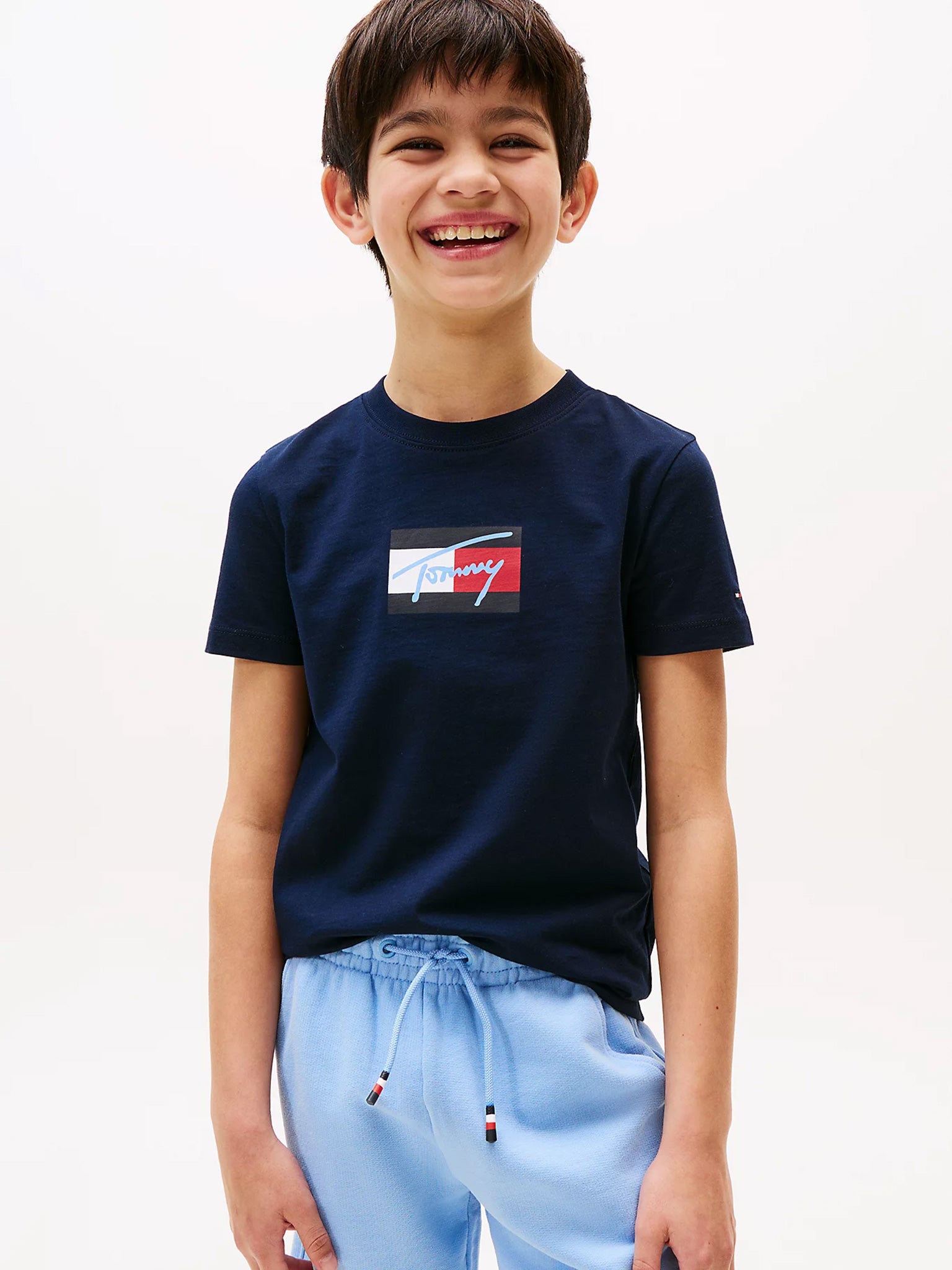 Παιδική μπλούζα μακό TOMMY SCRIPT FLAG PRINT TEE SS KB0KB09725C1G | KB0KB09725C1G
