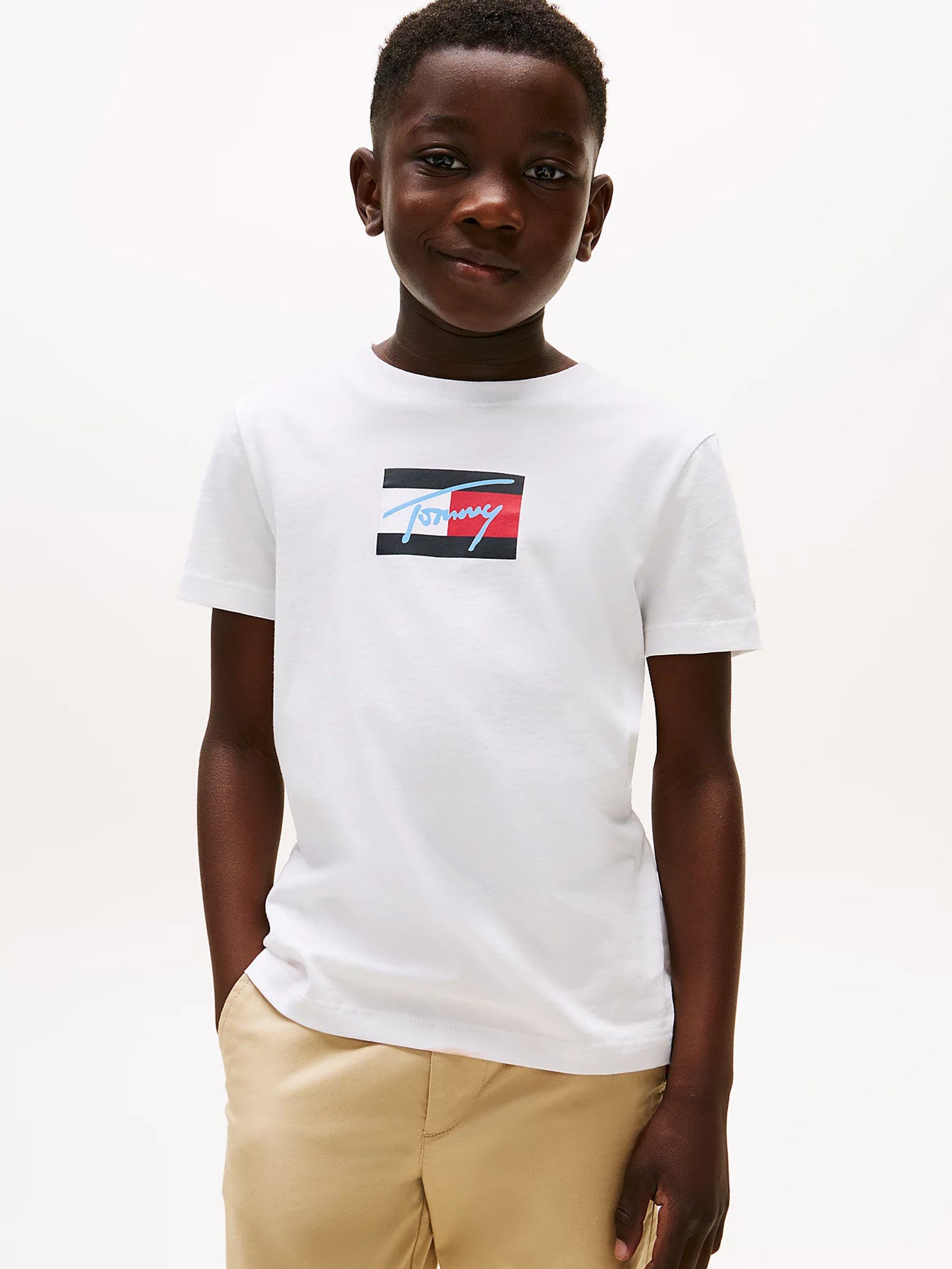 Παιδική μπλούζα μακό TOMMY SCRIPT FLAG PRINT TEE SS KB0KB09725YBR | KB0KB09725YBR