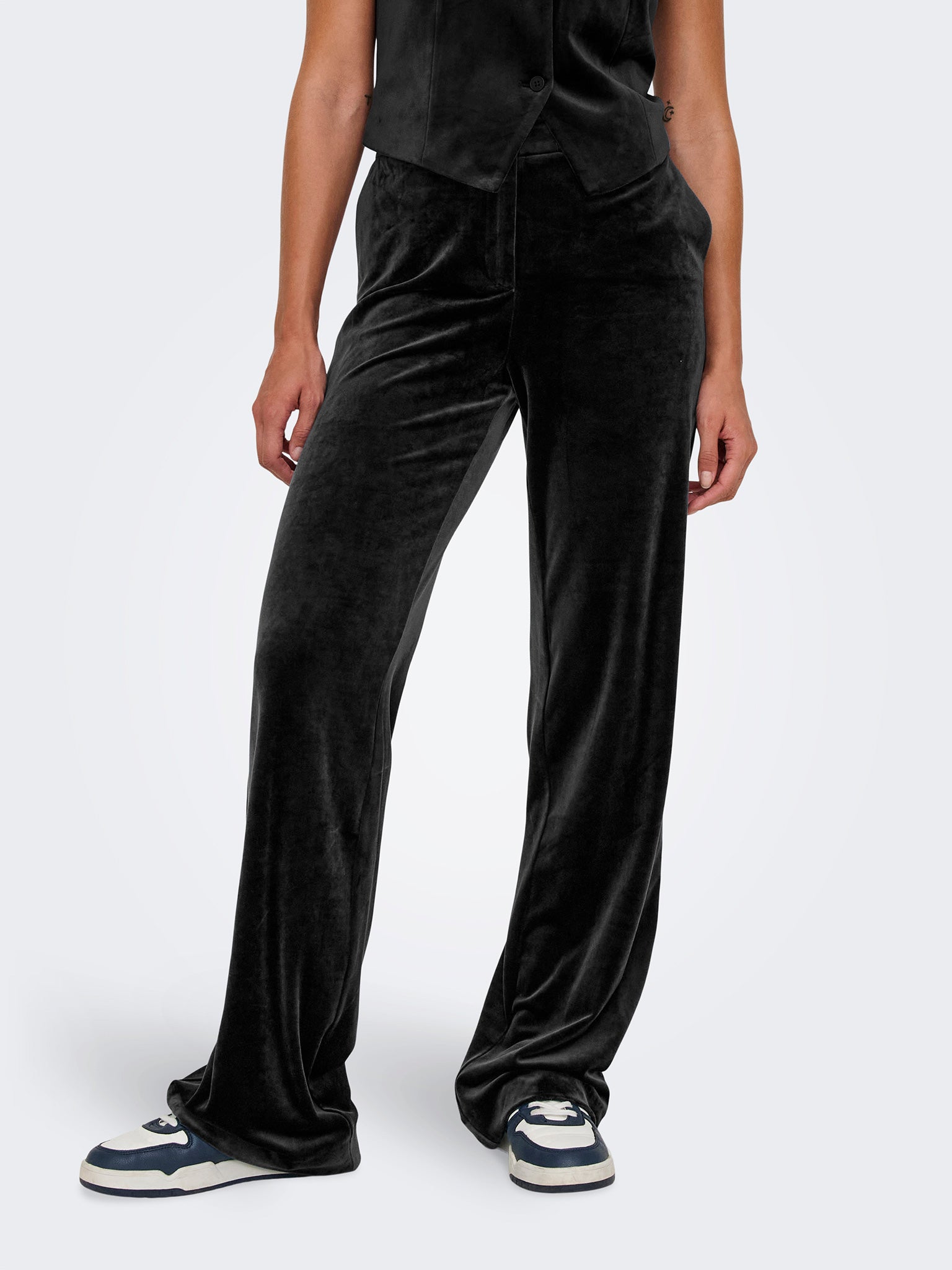 Γυναικείο παντελόνι βελούδο ONLKAYLE-ELSY STRAIGHT VELVET PANT 15335852 | 15335852