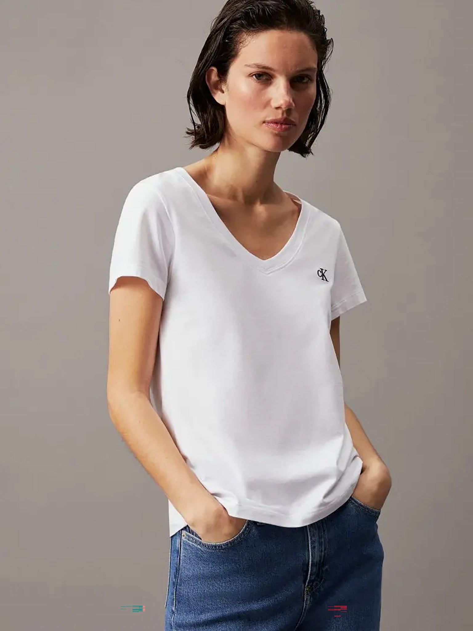 Γυναικείο t-shirt CK EMBROIDERY STRETCH V-NECK J20J213716YAF | J20J213716YAF