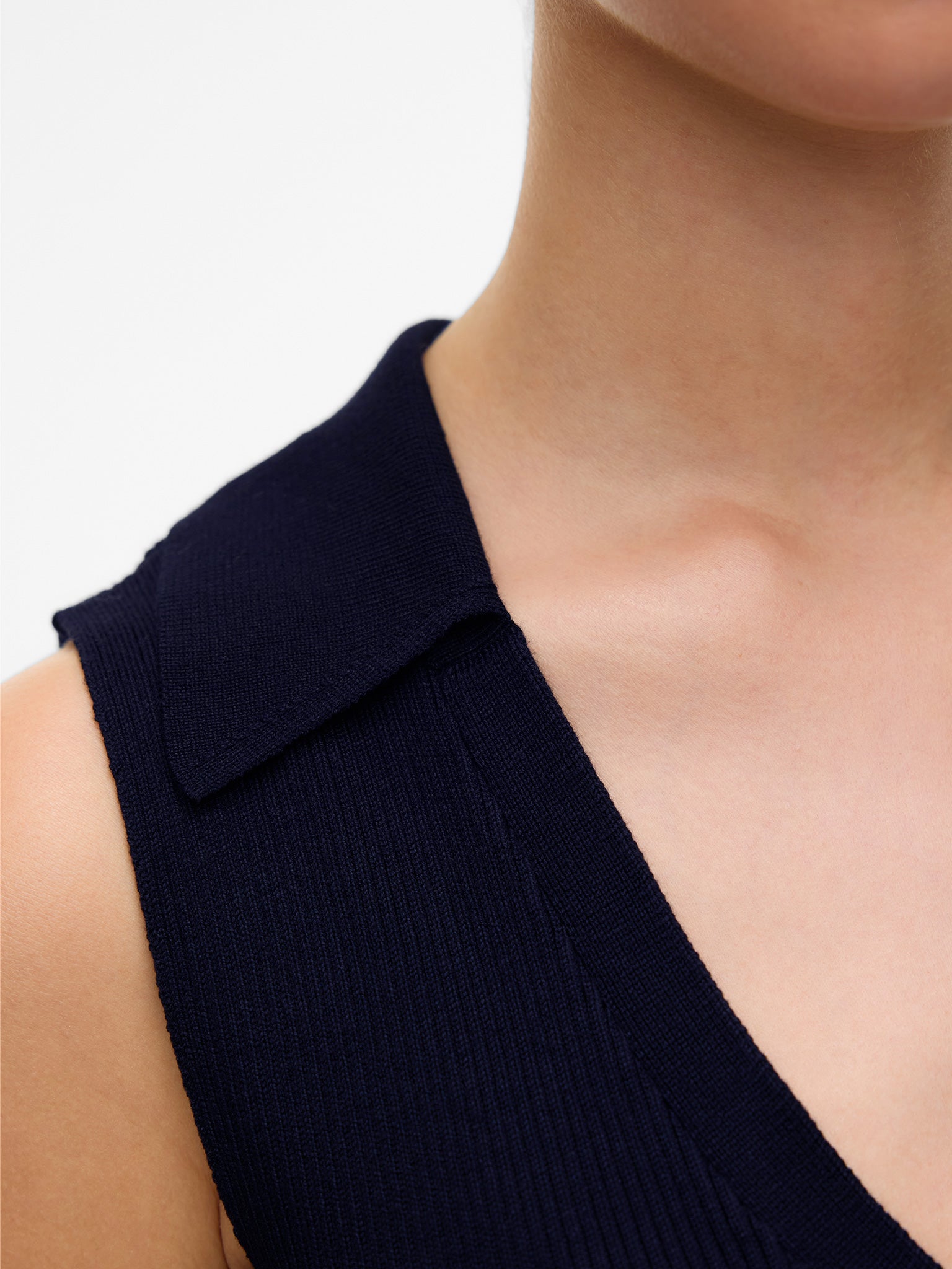 Γυναικεία αμάνικη μπλούζα VMWILLOW SL V-NECK POLO TOP 10330770 | 10330770