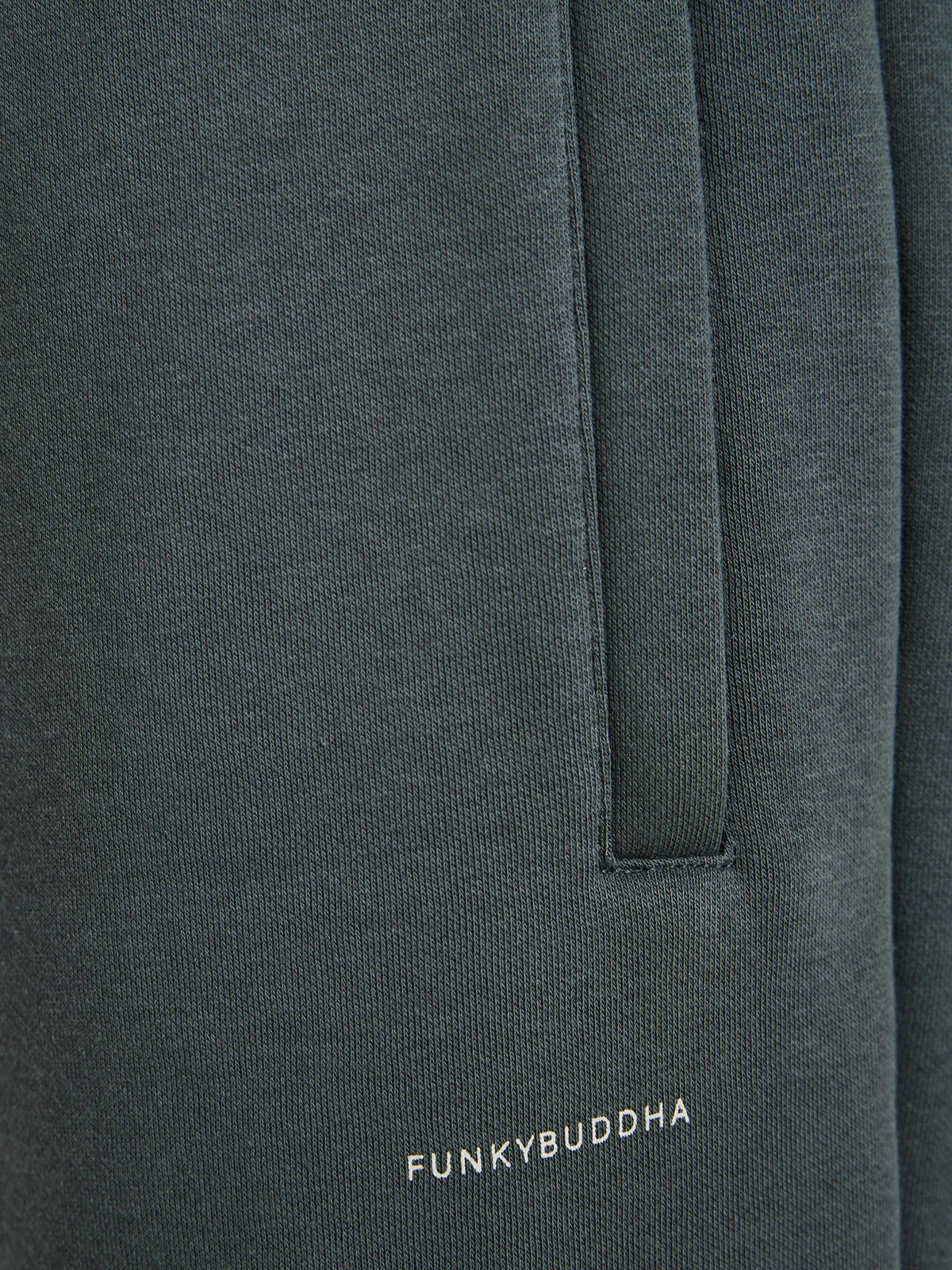 10263044-064_2.jpg