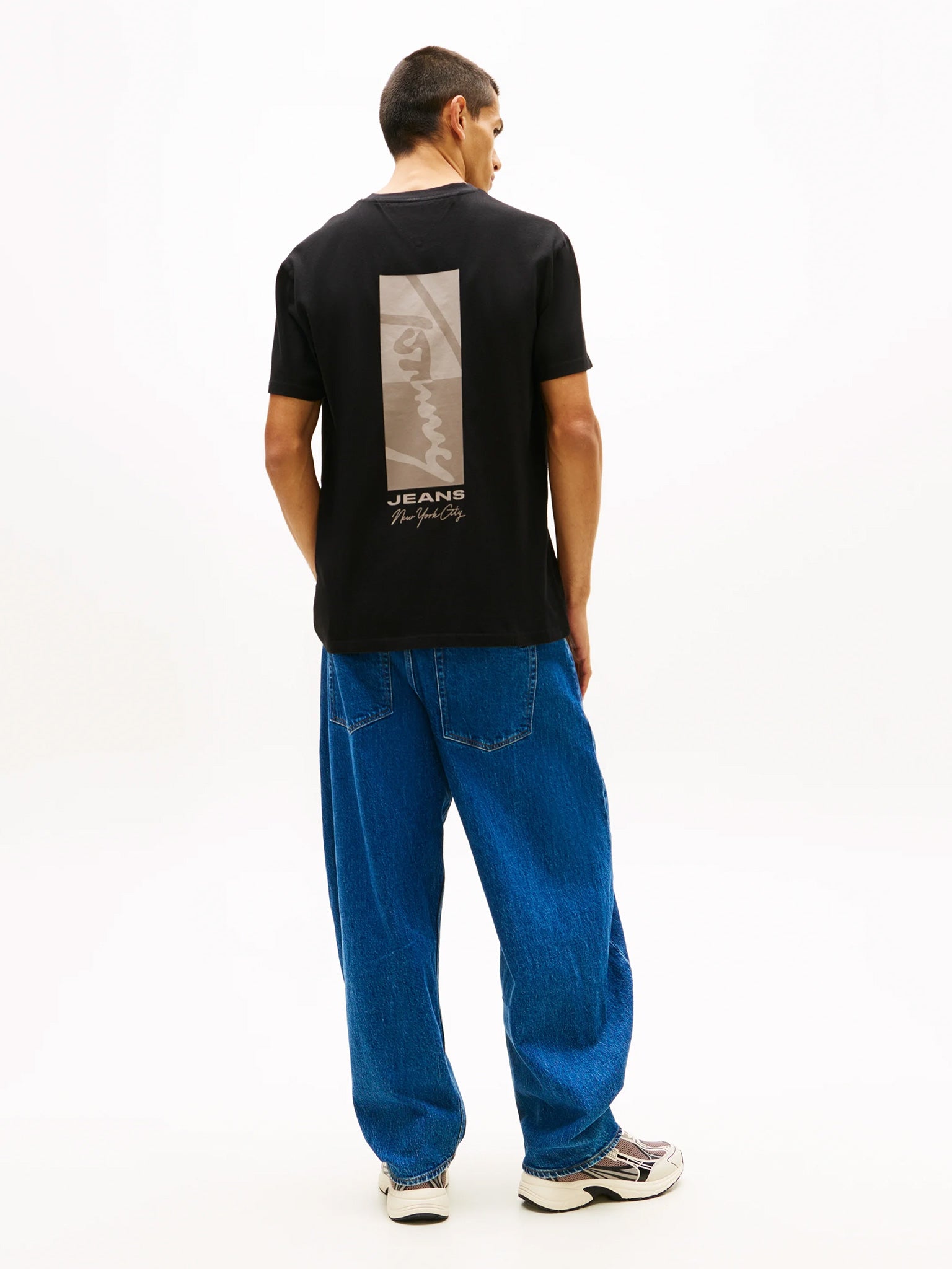 Ανδρικό t-shirt TJM REG SIGN BLOCK SS TEE EXT DM0DM22532BDS | DM0DM22532BDS