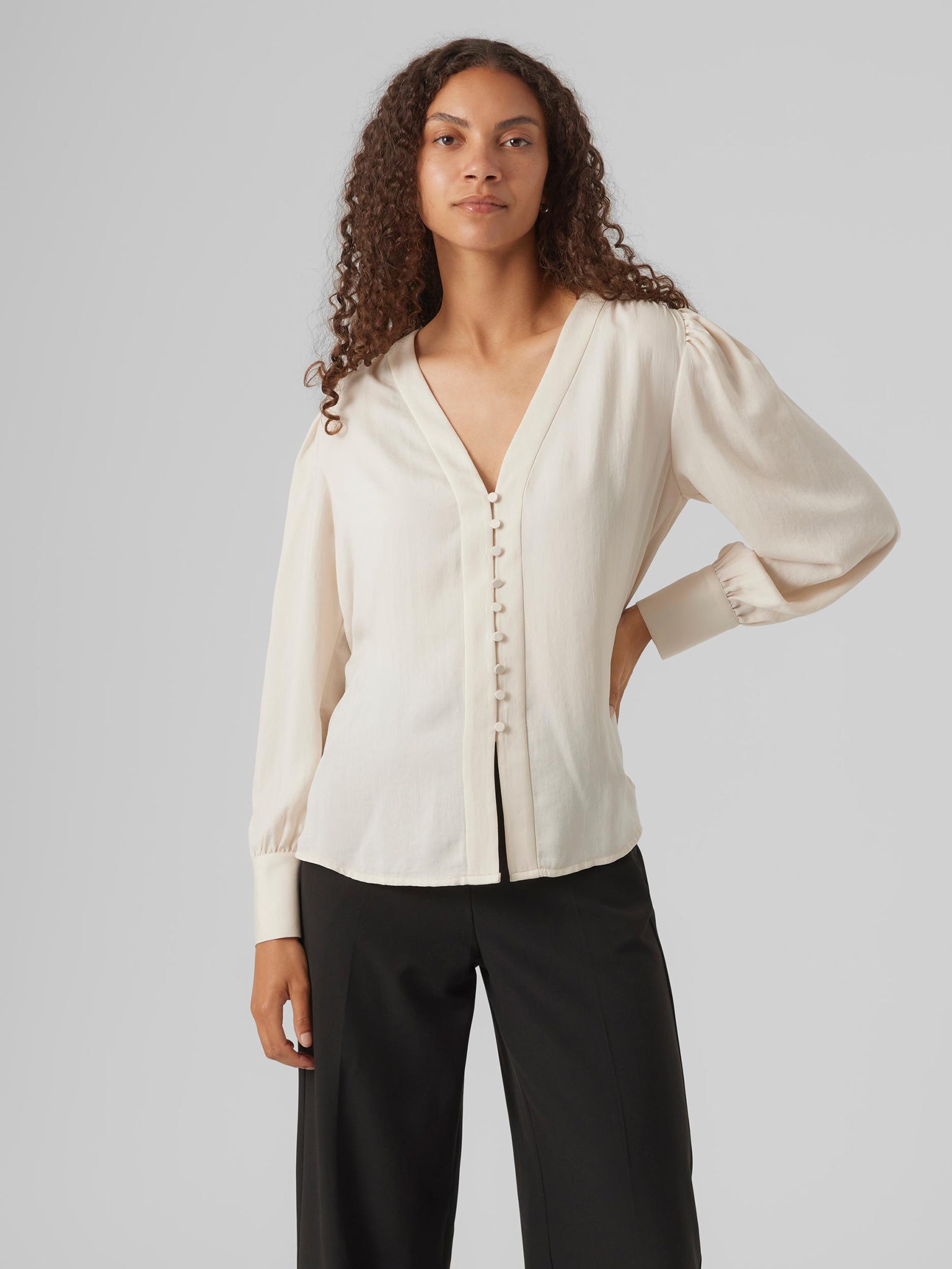 Γυναικείο πουκάμισο VMGISANA L/S V-NECK SHIRT WVN BTQ 10303170 | 10303170