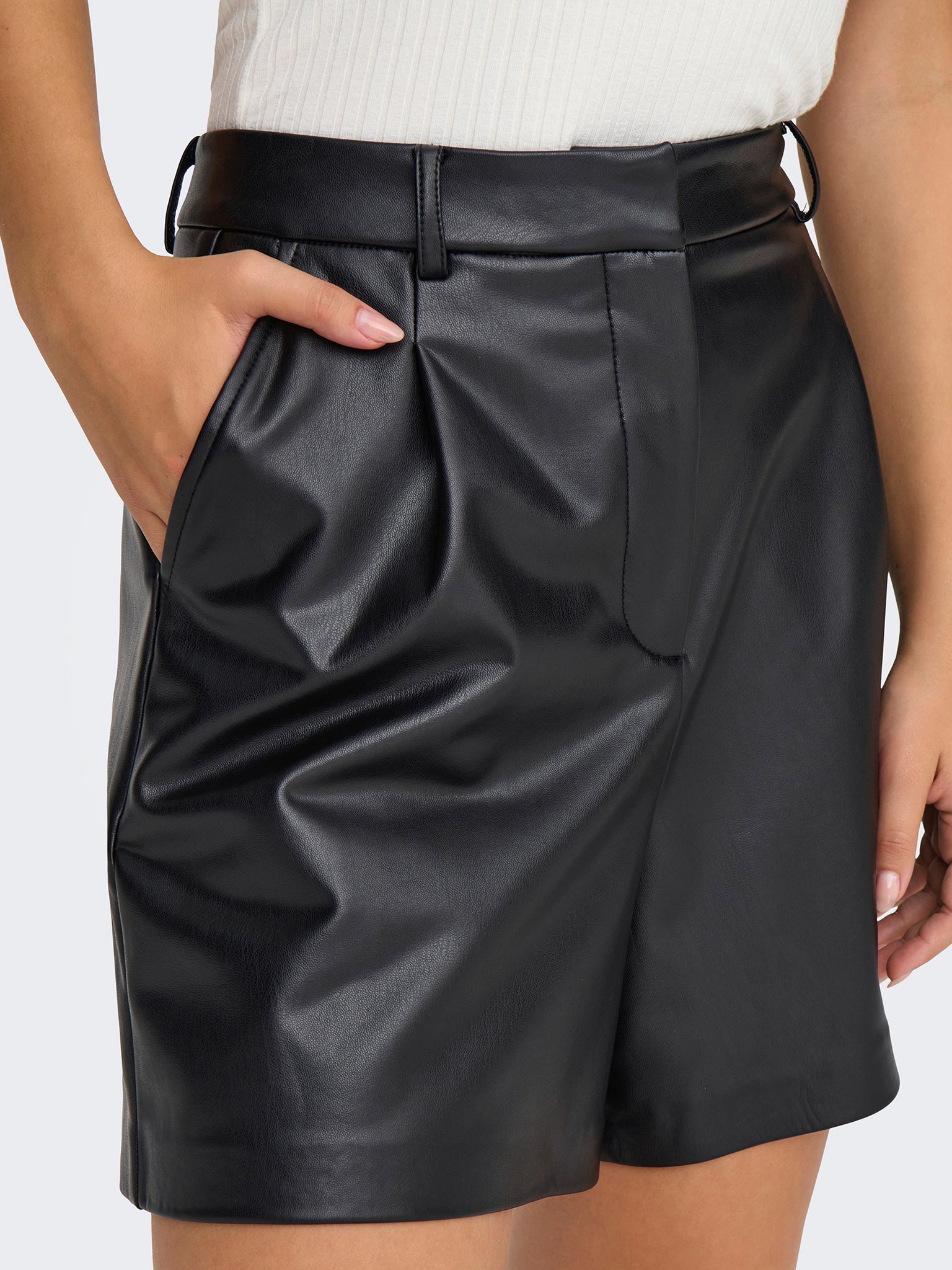 Γυναικείο σορτς δερματίνη ONLPENNY FAUX LEATHER SHORTS OTW 15329936 | 15329936