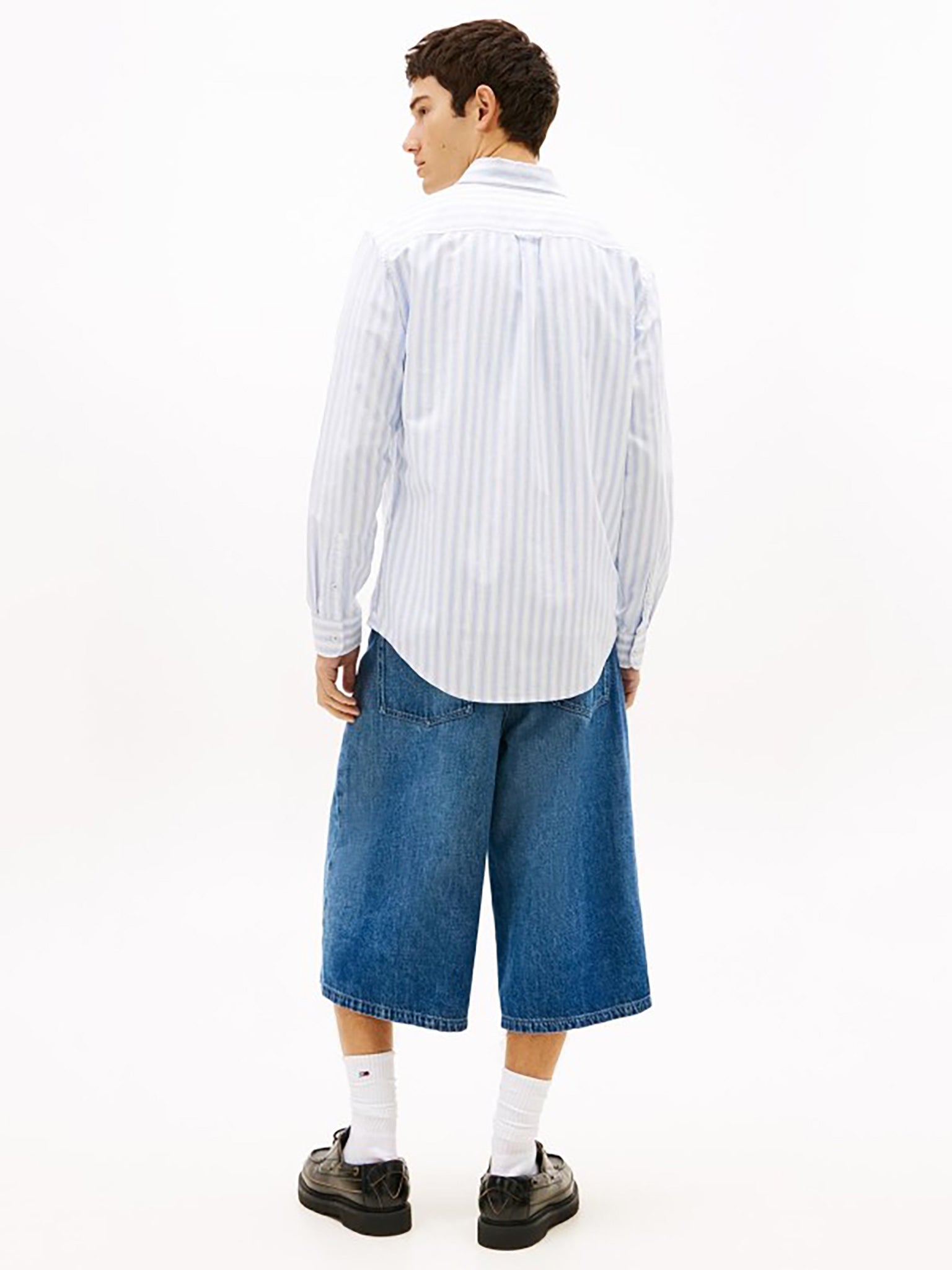 Ανδρικό πουκάμισο ριγέ TJM REG STRIPE OXFORD SHIRT EXT DM0DM22790C38 | DM0DM22790C38