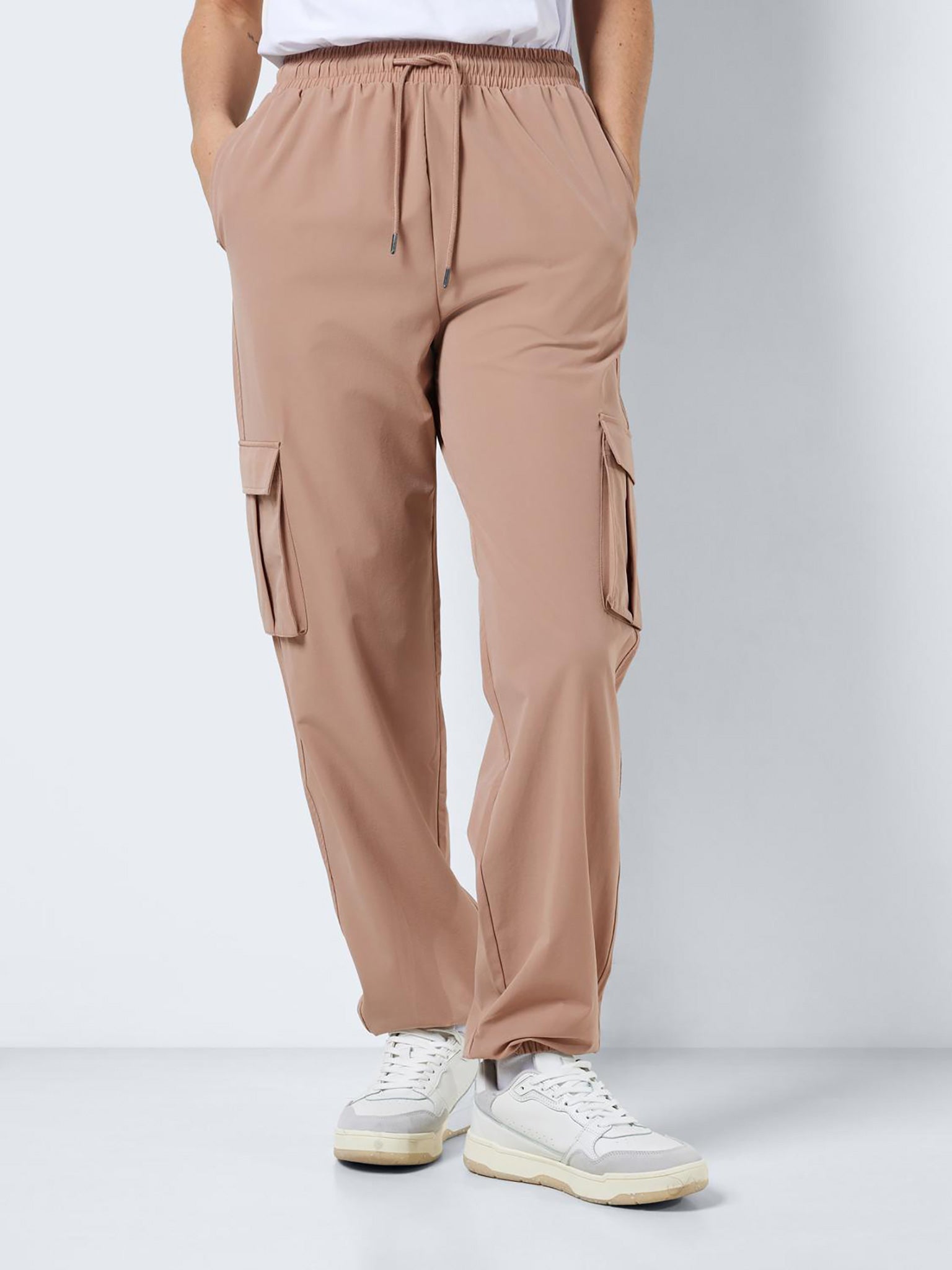 Γυναικείο παντελόνι cargo NMKIRBY HW CARGO PANTS WVN NOOS 27026174 | 27026174