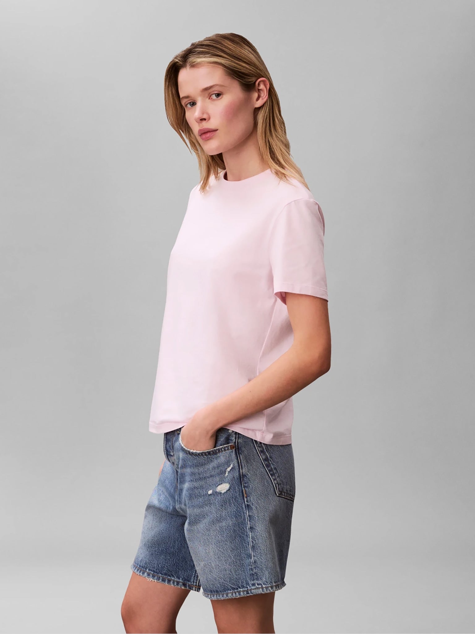 Γυναικείο t-shirt SS MULTI LOGO CLASSIC TEE LV047C811G8Z6 | LV047C811G8Z6