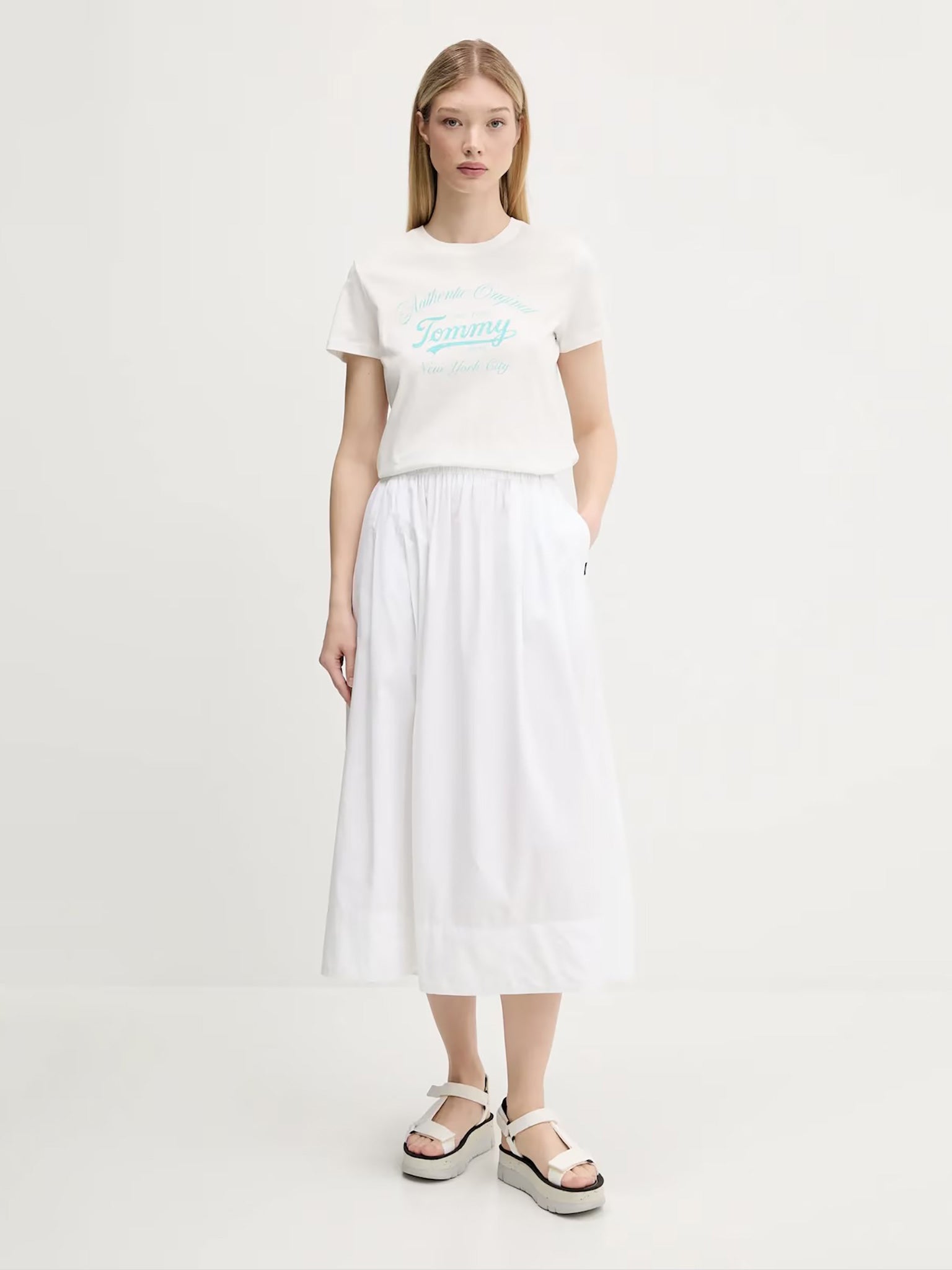 Γυναικείο t-shirt TJW REG ESSENTIAL LOGO 1 TEE EXT DW0DW21404YBL | DW0DW21404YBL