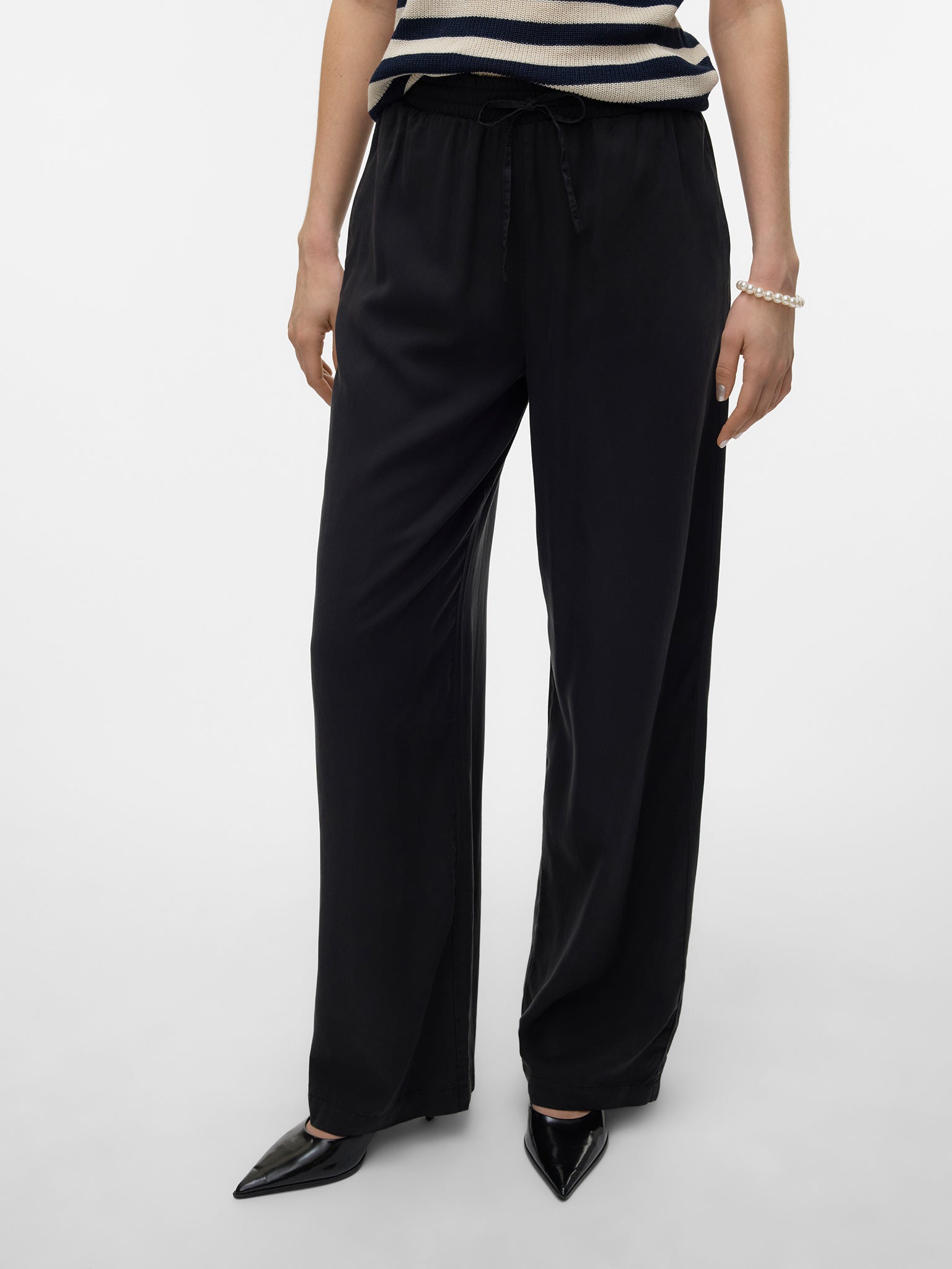 Γυναικεία παντελόνα φαρδύ VMBREE HW LONG LOOSE TENCEL PANTS 10304898 | 10304898