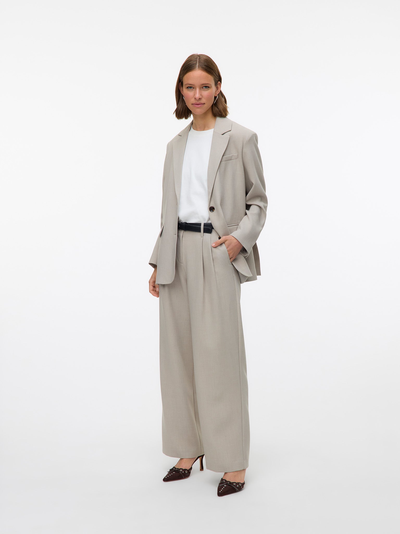 Γυναικεία παντελόνα με ζώνη VMMICHELL MW WIDE BELTED PANT 10336373 | 10336373