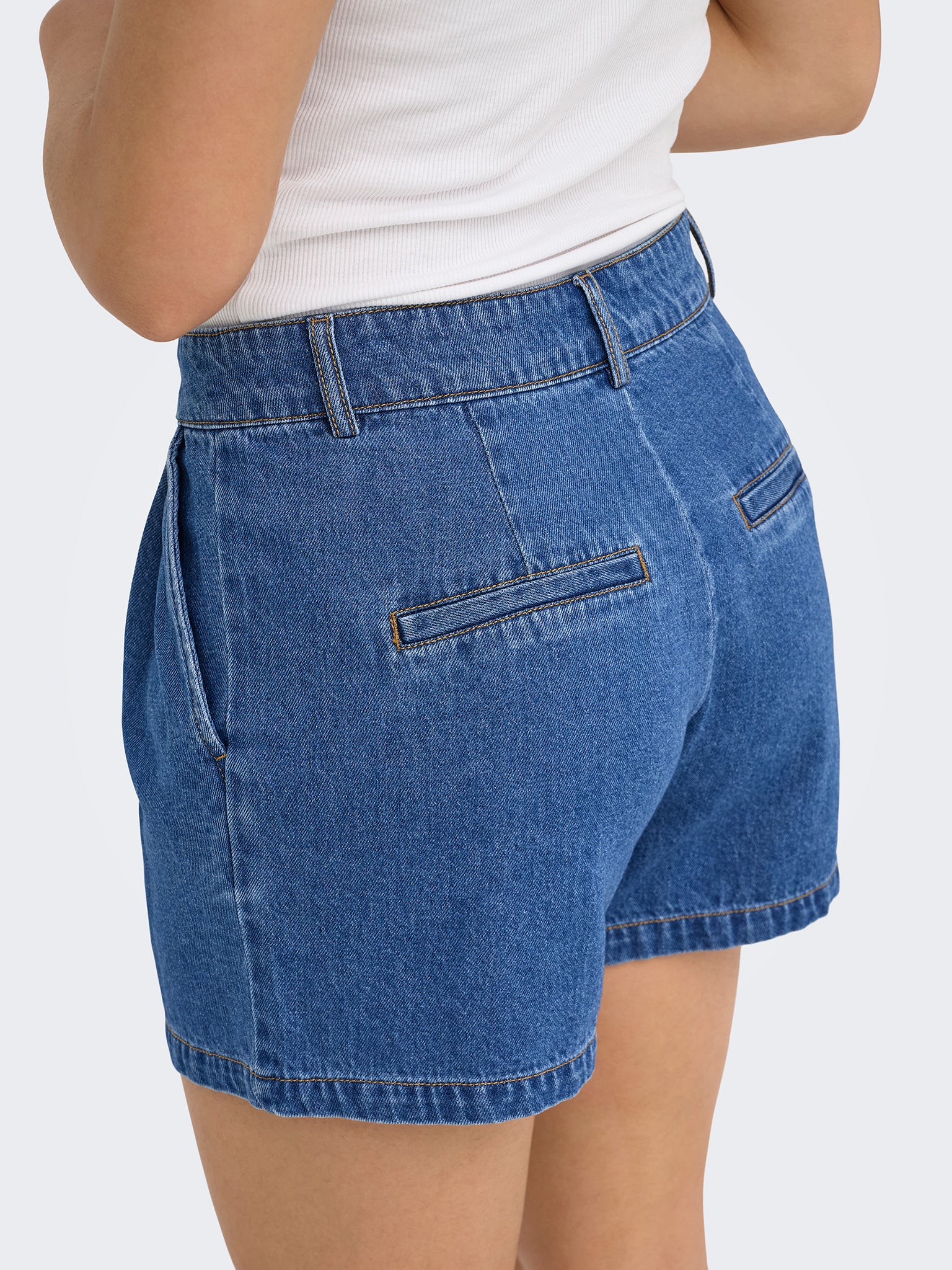 Γυναικείο σορτς τζιν ONLLUKA MW CHINO DNM SHORTS 15372369 | 15372369