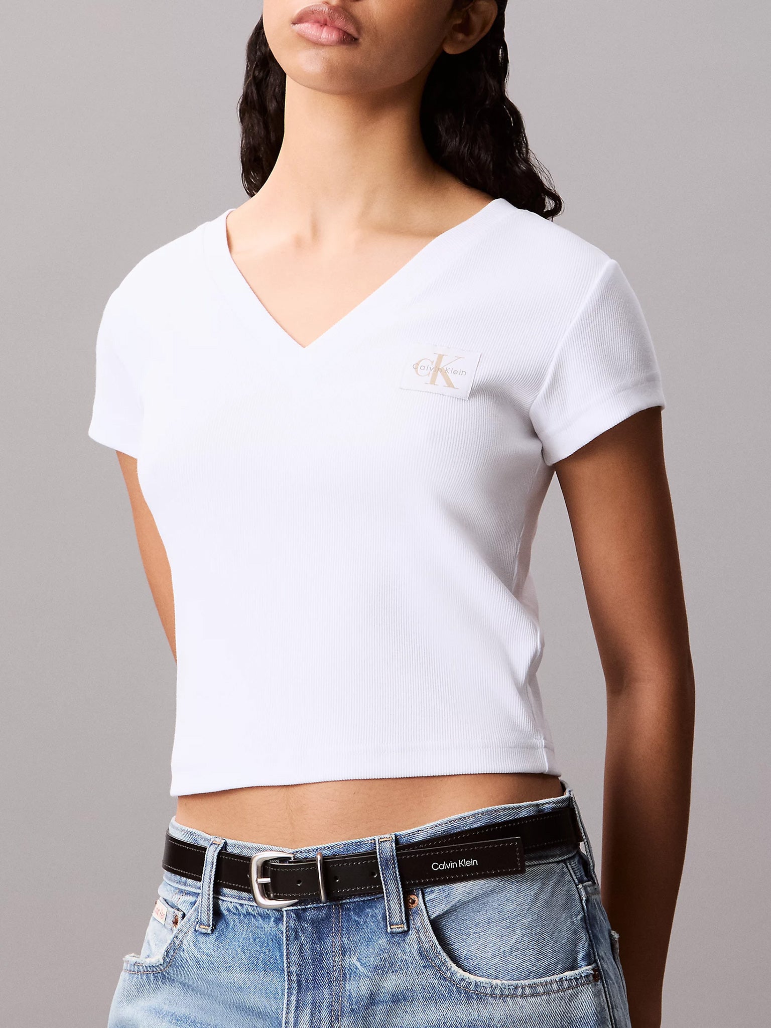 Γυναικεία μπλούζα ριπ A- SS WOVEN LABEL RIB VNECK TEE LV047C910GYAA | LV047C910GYAA