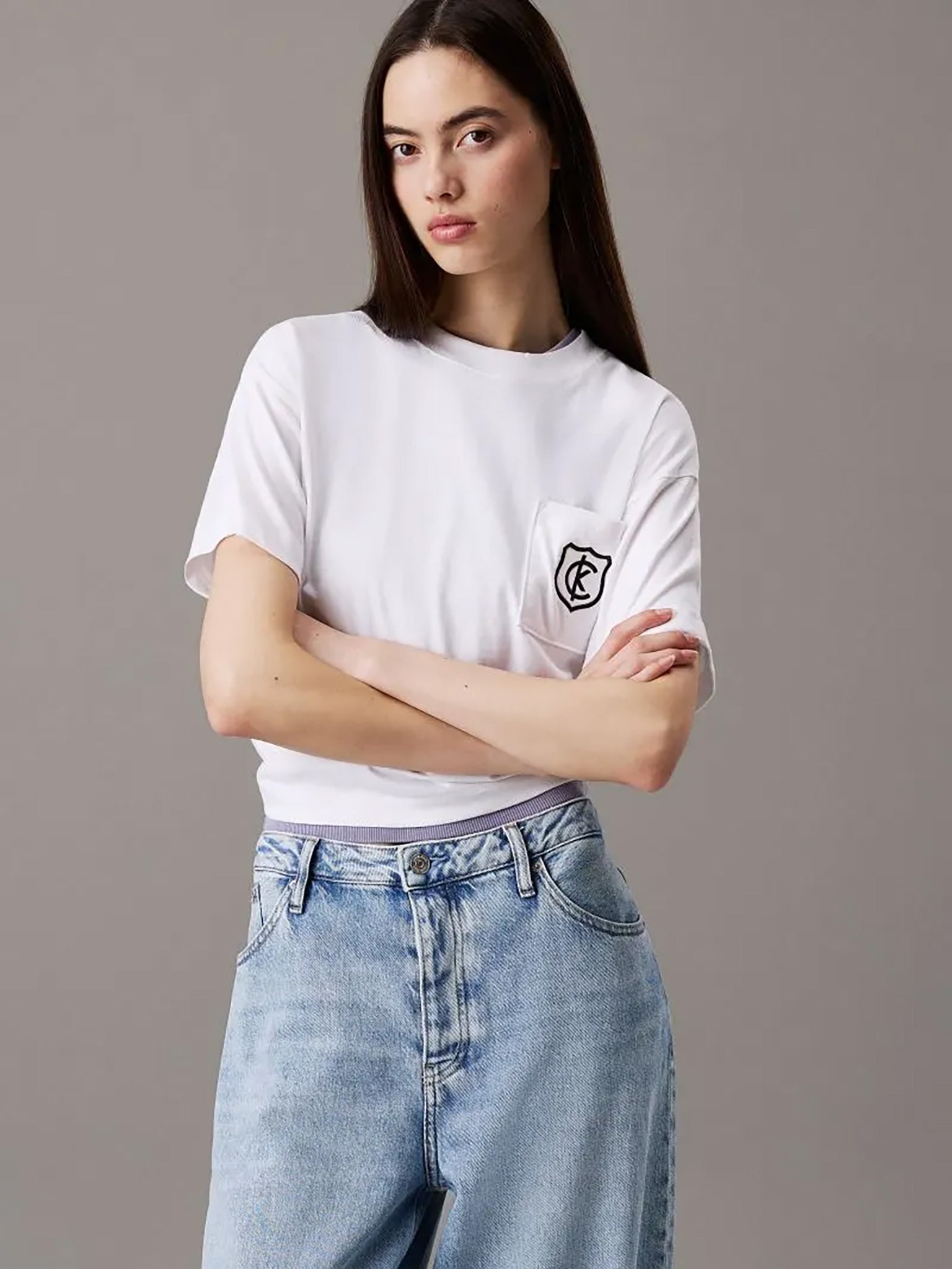 Γυναικείο t-shirt crop SS BOXY CK CREST CROP POCKET TEE LV047B847GYAA | LV047B847GYAA