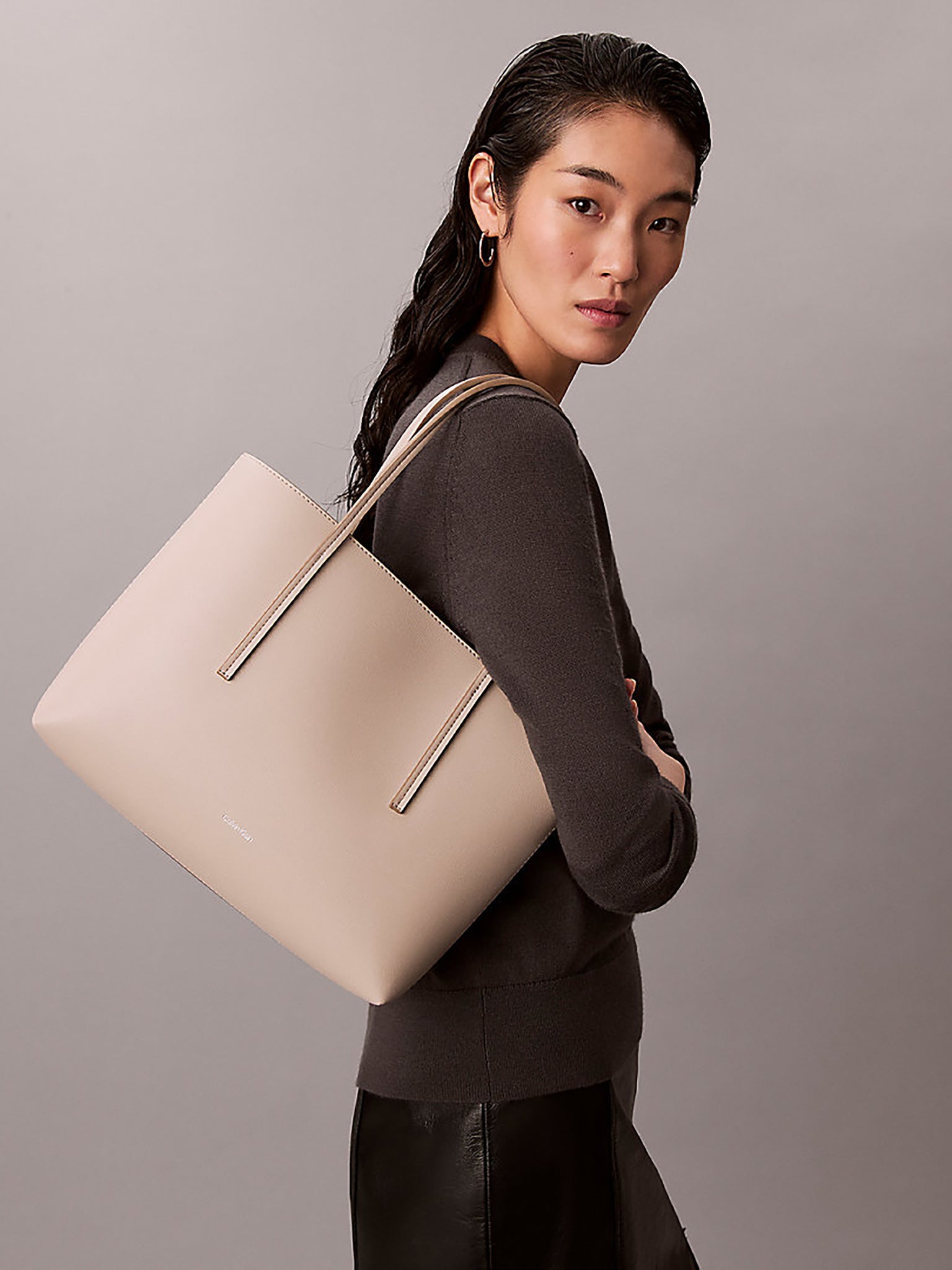 Γυναικεία τσάντα με χερούλι FOIL LOGO SMALL TOTE LV04F3275G338 | LV04F3275G338