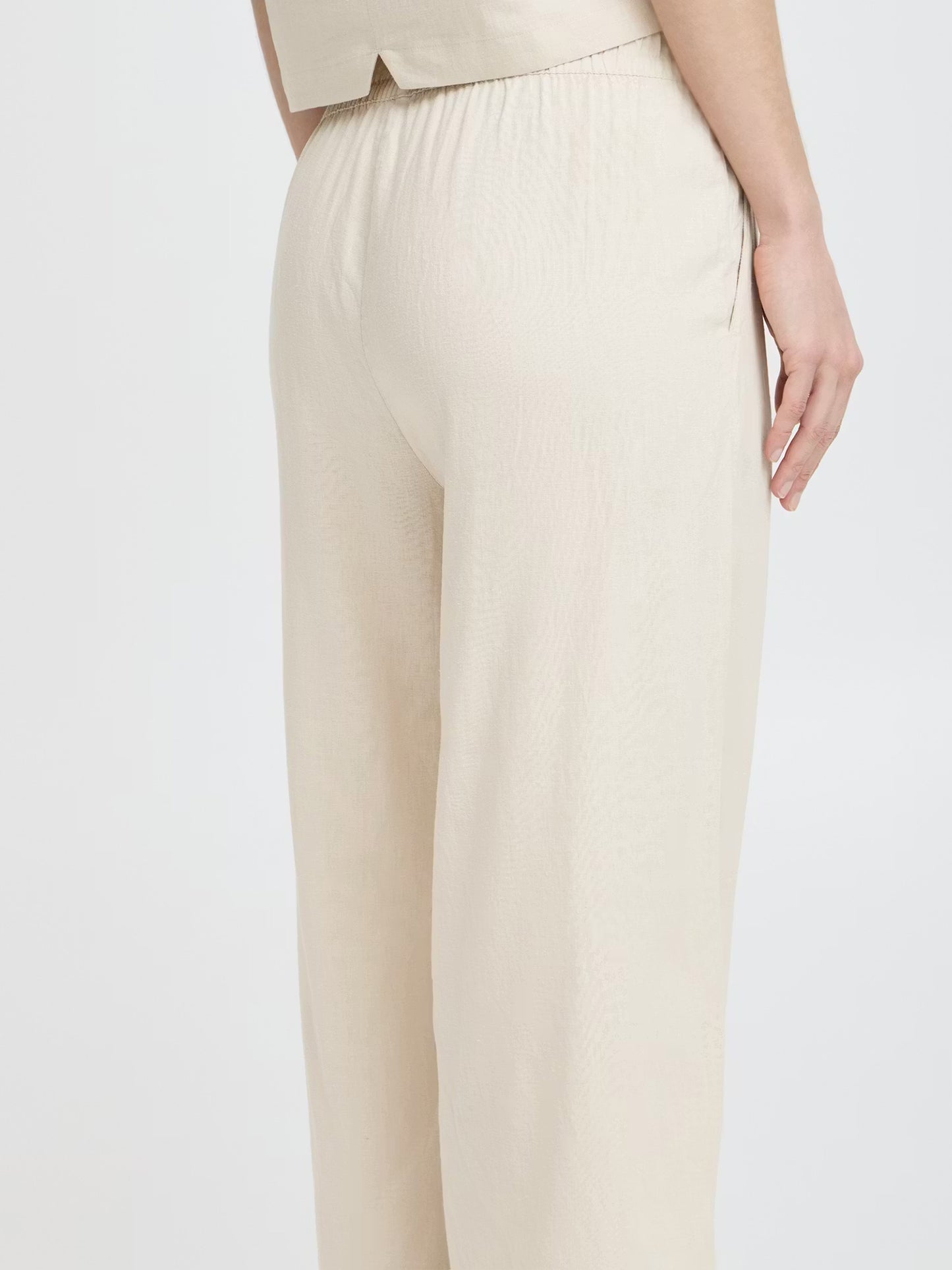 10254132-386_2.jpg