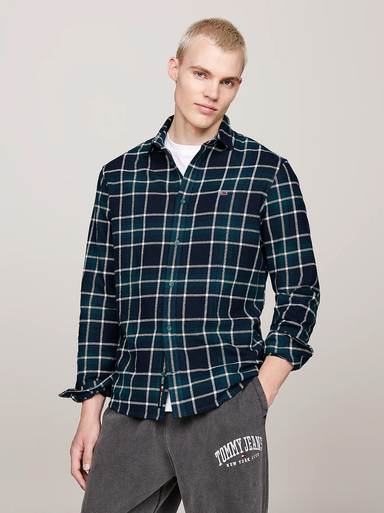 Ανδρικό πουκάμισο καρό TJM REG CHECK FLANNEL SHIRT EXT DM0DM19651CWG | DM0DM19651CWG