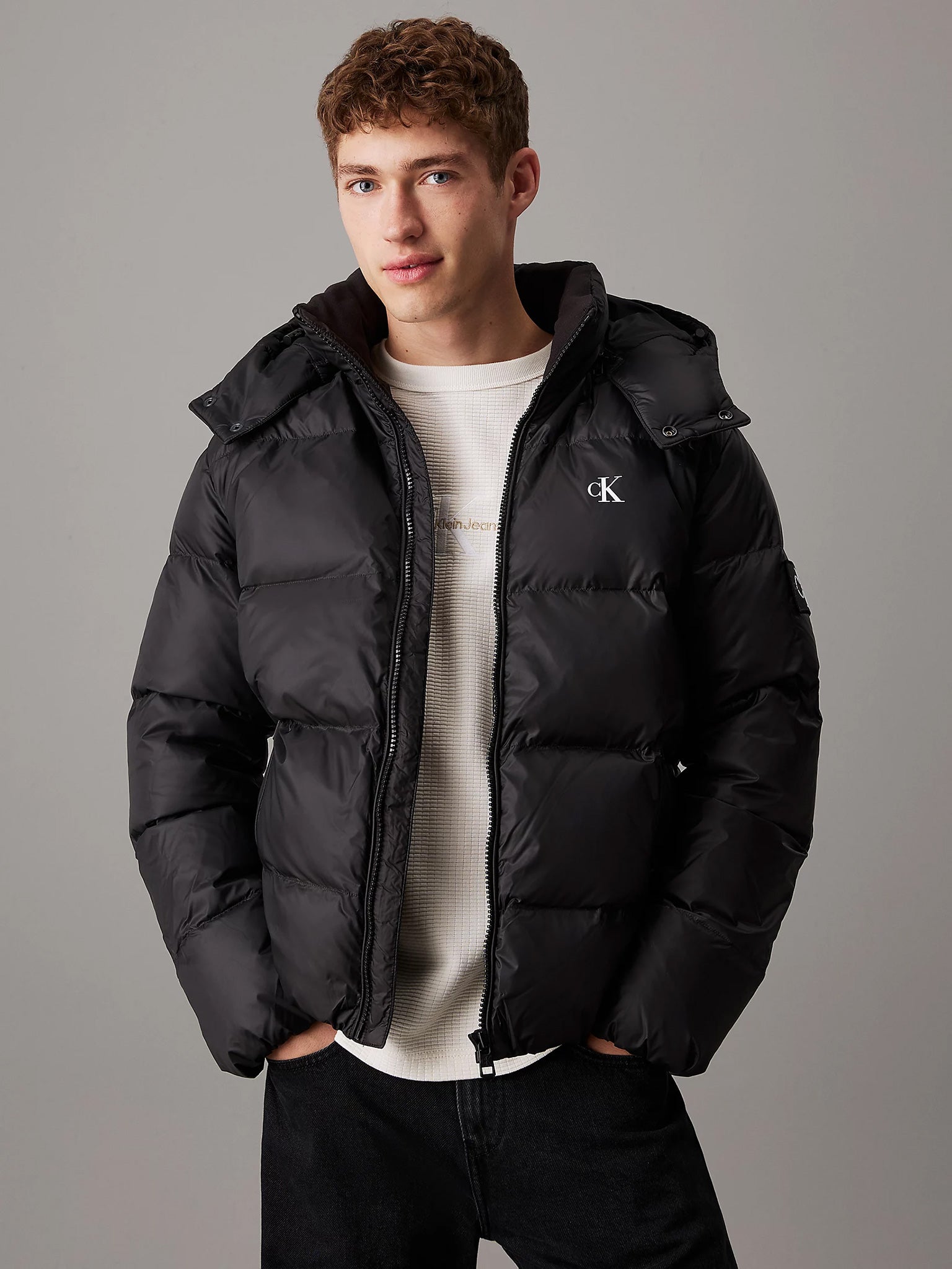 Ανδρικό μπουφάν puffer ESSENTIALS DOWN JACKET J30J325946BEH | J30J325946BEH