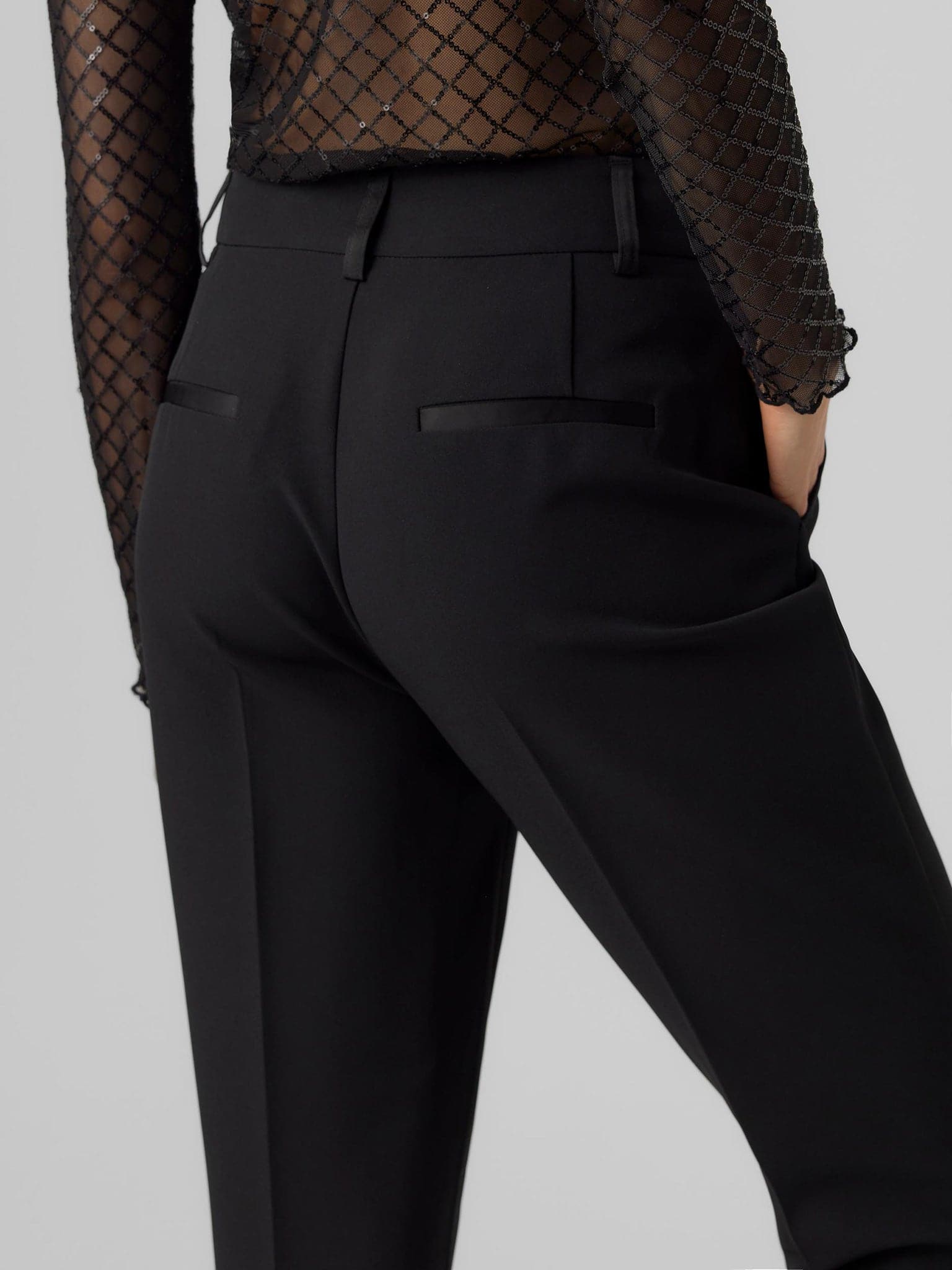 Γυναικείο παντελόνι VMHOLLY HR TAPERED PANT 10297490 | 10297490