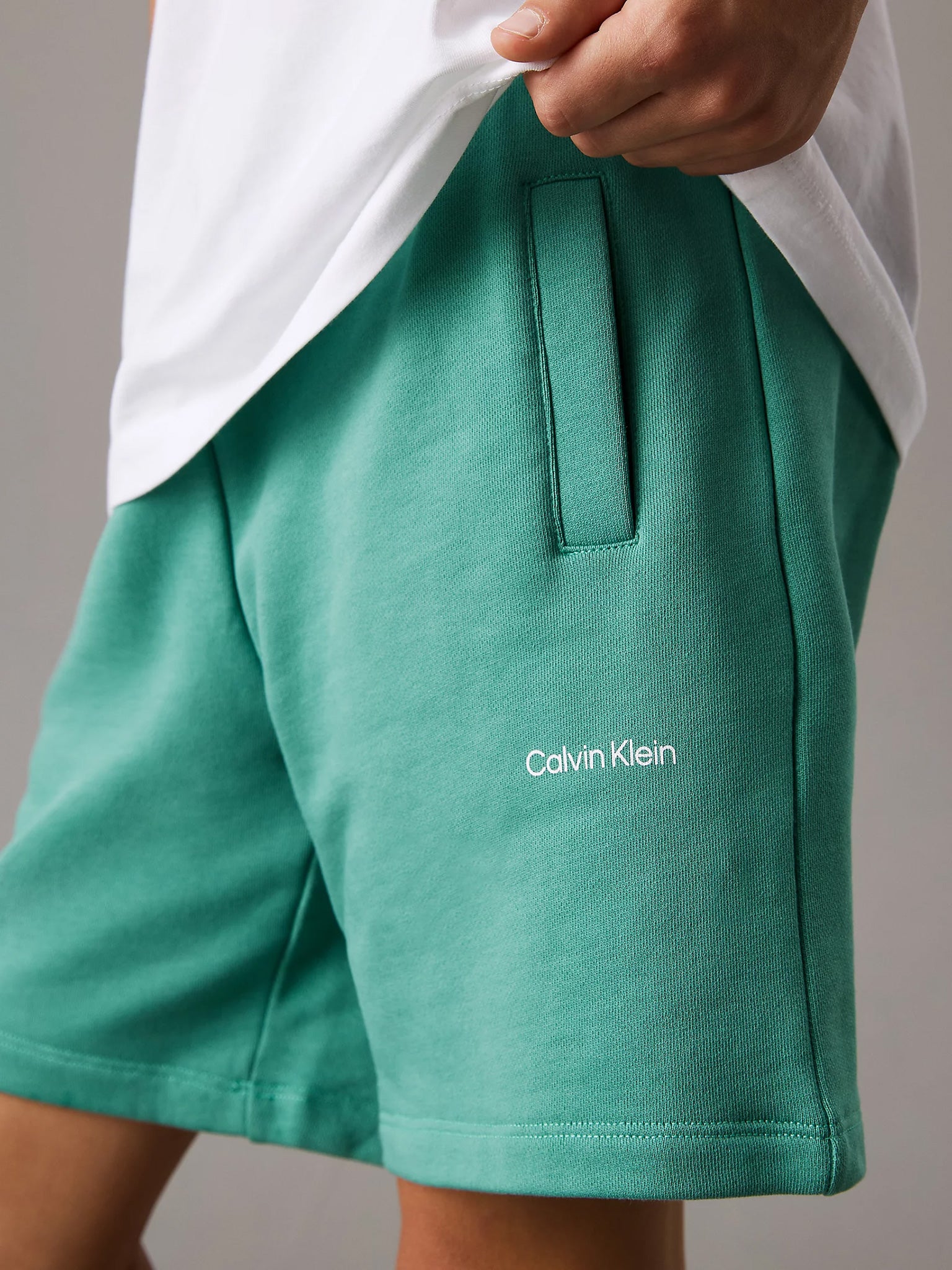Παιδικό σορτς φούτερ NEW INST. LOGO SHORTS IU0IU00703L5Y | IU0IU00703L5Y