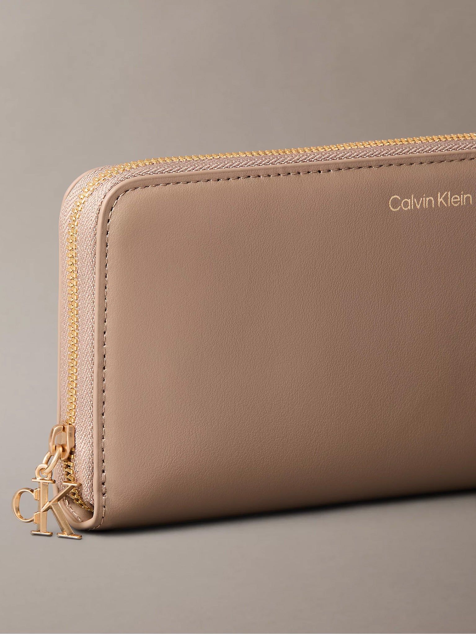 Γυναικείο πορτοφόλι CK PULLER LARGE ZIP AROUND LV04F1093GVFU | LV04F1093GVFU
