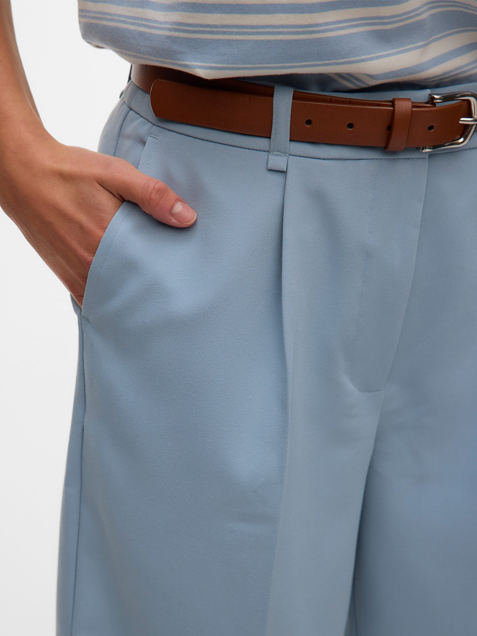 Γυναικείο σορτς AWPASSI MW KNEE SHORTS NOOS 10325303 | 10325303