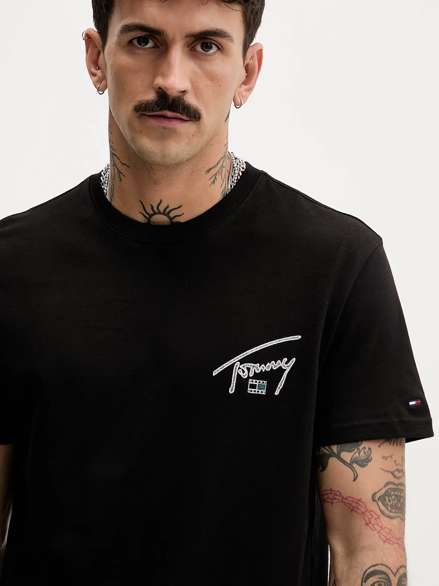 Ανδρικό t-shirt TJM REG SIGN BACKPRINT SS T EXT DM0DM22320BDS | DM0DM22320BDS