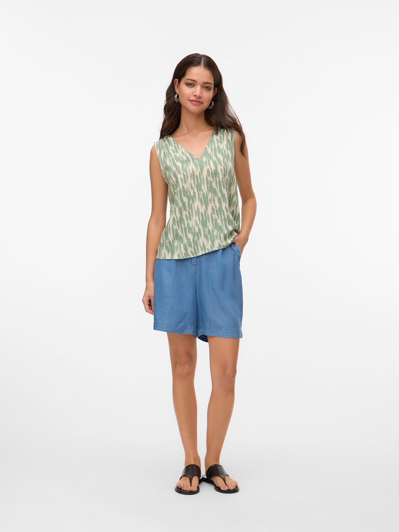 Γυναικείο σορτς VMFLEUR HW BERMUDA TENCEL SHORTS 10326063 | 10326063