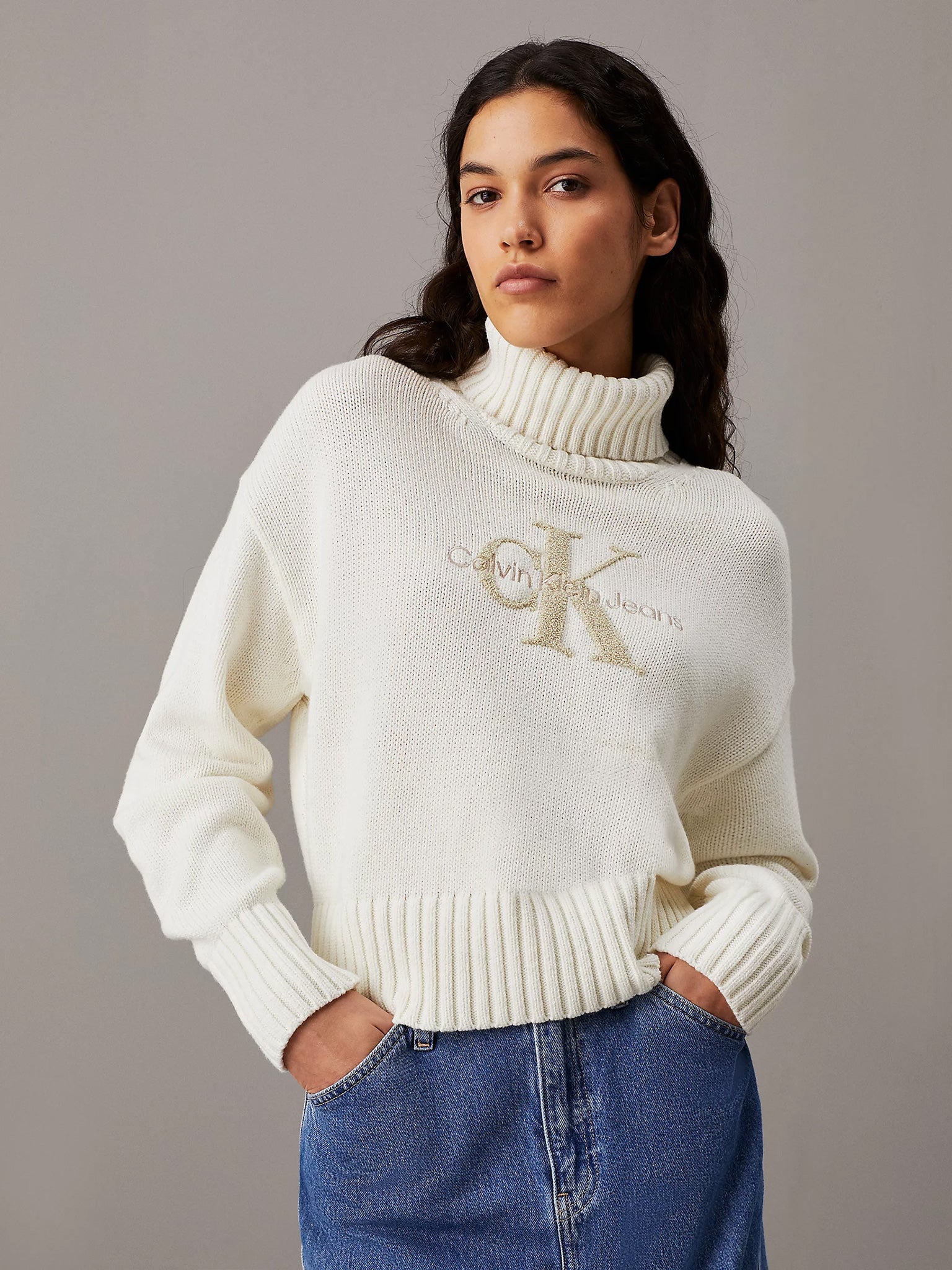 Γυναικεία μπλούζα πλεκτή CHENILLE MONOLOGO SWEATER J20J224229YBI | J20J224229YBI