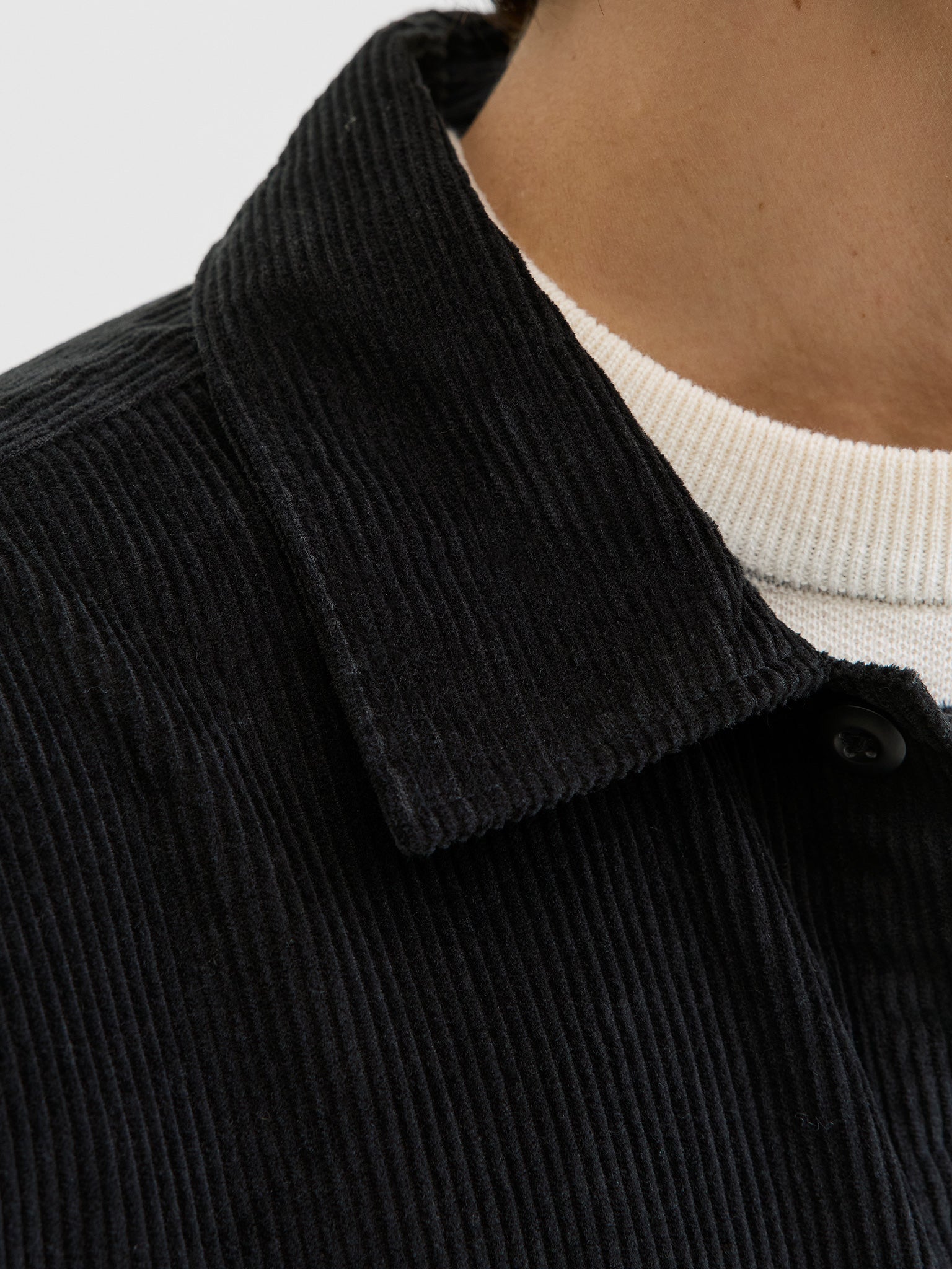 Ανδρικό πουκάμισο κοτλέ JJEPERFECT CORDUROY OVERSHIRT LS SN 12278825 | 12278825