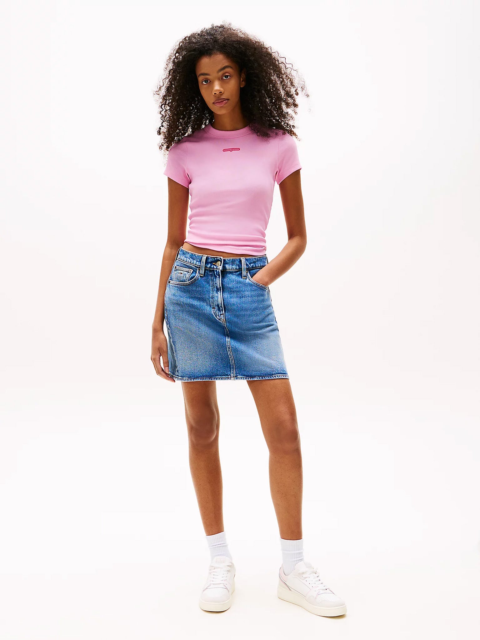 Γυναικείο t-shirt ριπ TJW SLIM SCRIPT LABEL SS TEE EXT DW0DW21402U06 | DW0DW21402U06