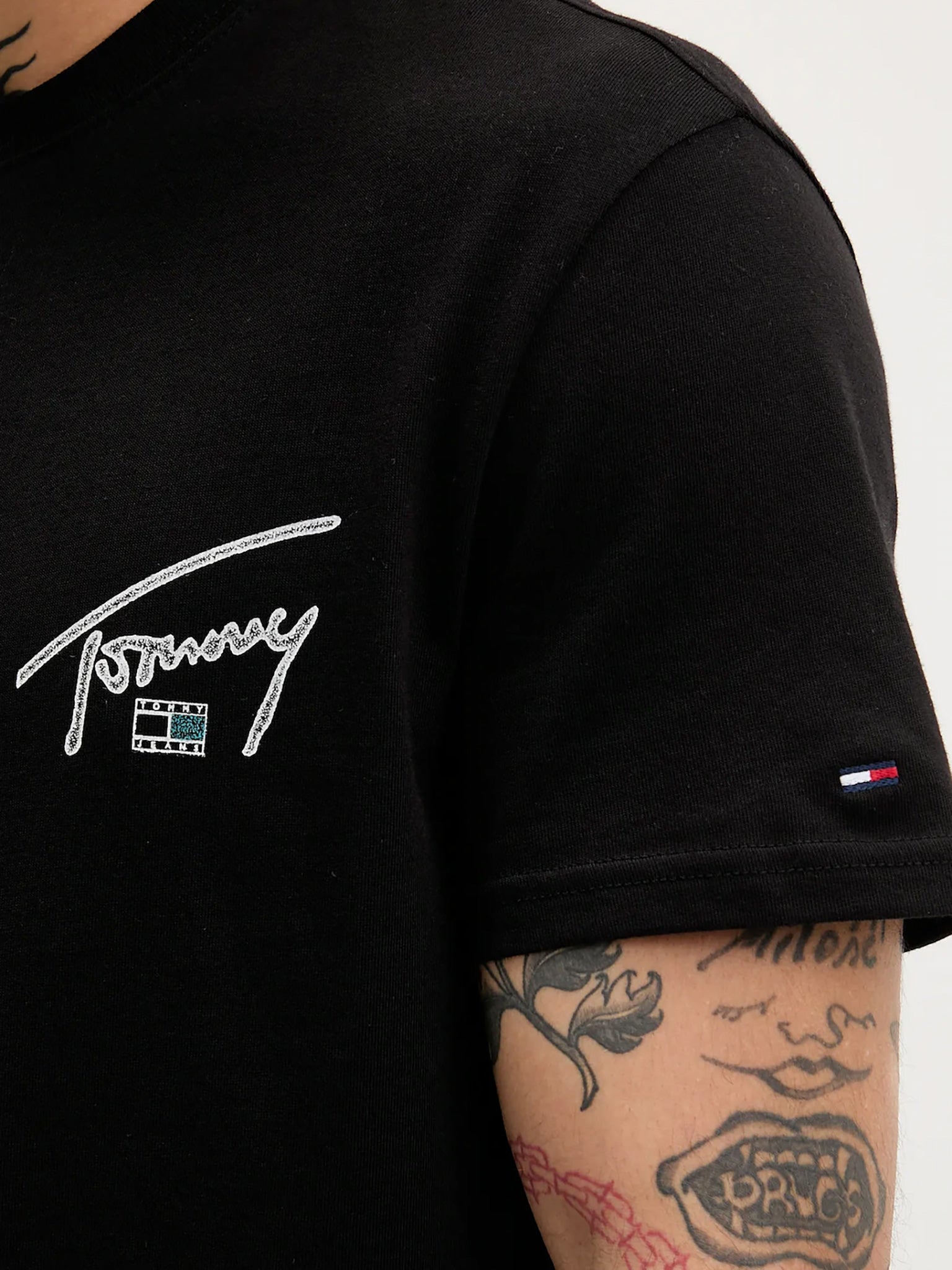 Ανδρικό t-shirt TJM REG SIGN BACKPRINT SS T EXT DM0DM22320BDS | DM0DM22320BDS